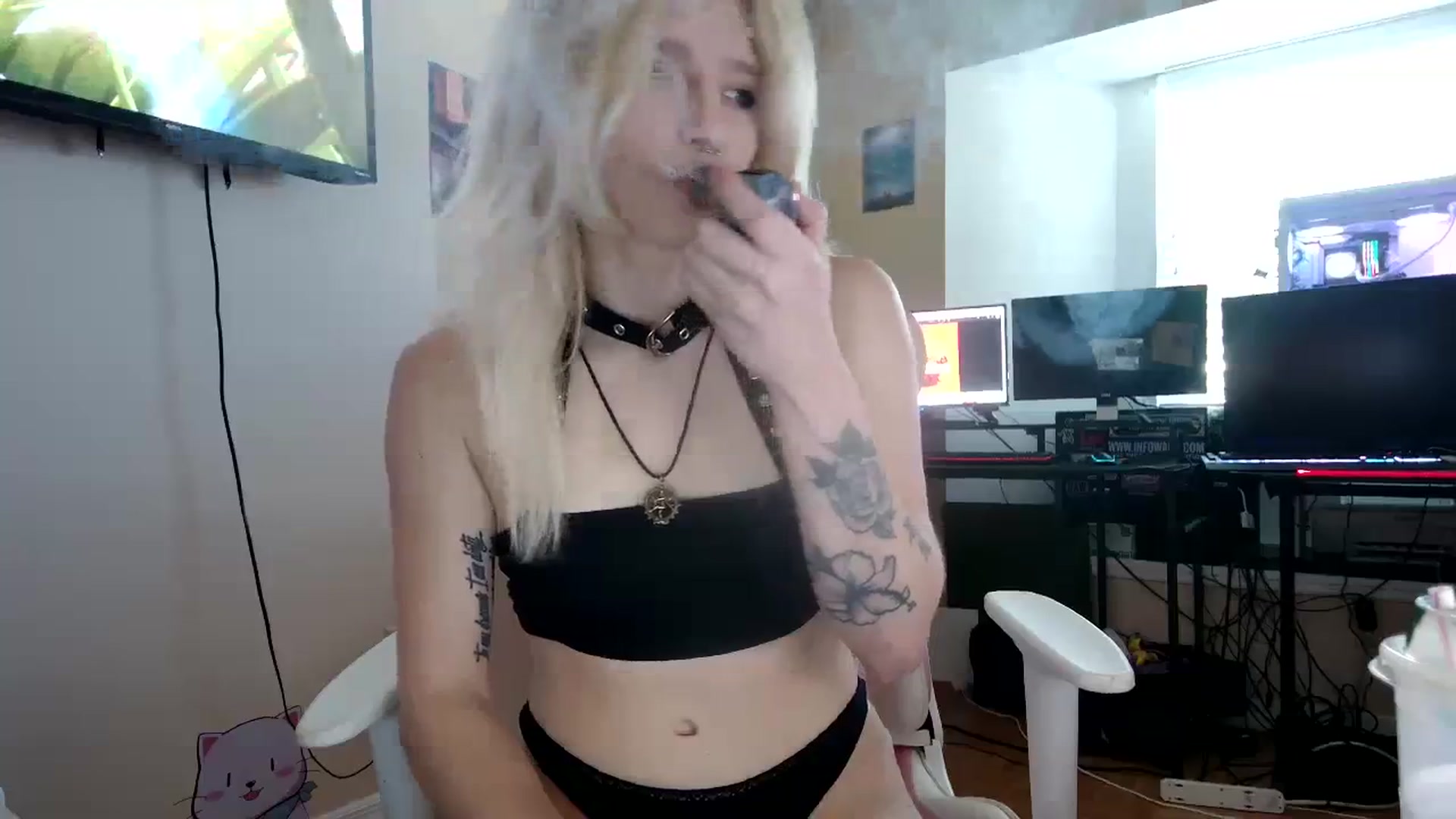 Gallery image thumbnail from DuckChan0's myfreecams stream on, 09/28/2023, 15:54 image 5 of 20