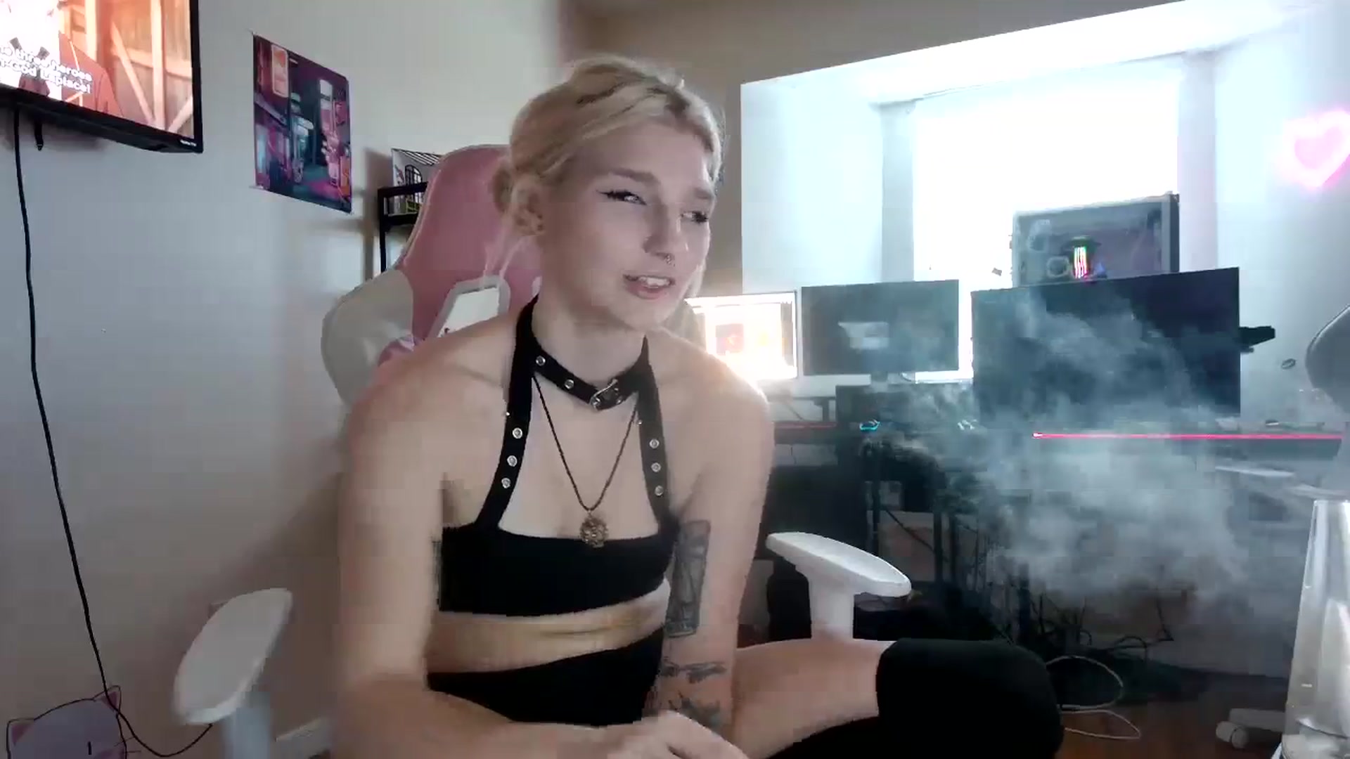 Gallery image thumbnail from DuckChan0's myfreecams stream on, 09/28/2023, 17:25 image 4 of 20