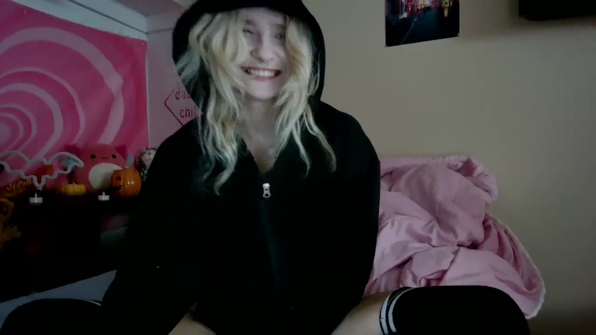 Gallery image thumbnail from DuckChan0's myfreecams stream on, 09/29/2023, 17:34 image 4 of 20