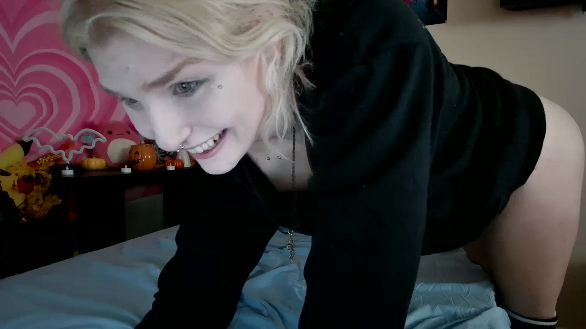 Gallery image thumbnail from DuckChan0's myfreecams stream on, 09/29/2023, 17:34 image 9 of 20