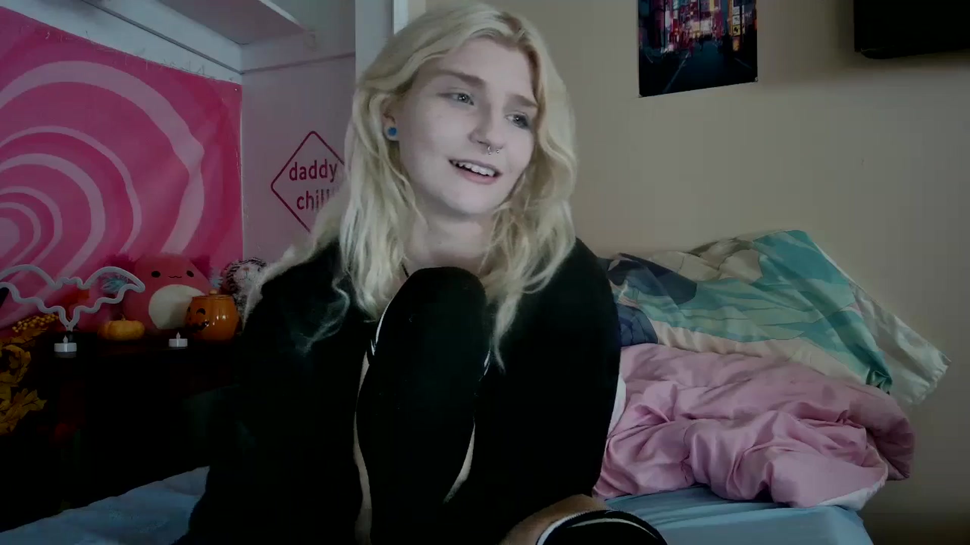 Gallery image thumbnail from DuckChan0's myfreecams stream on, 09/29/2023, 17:34 image 12 of 20