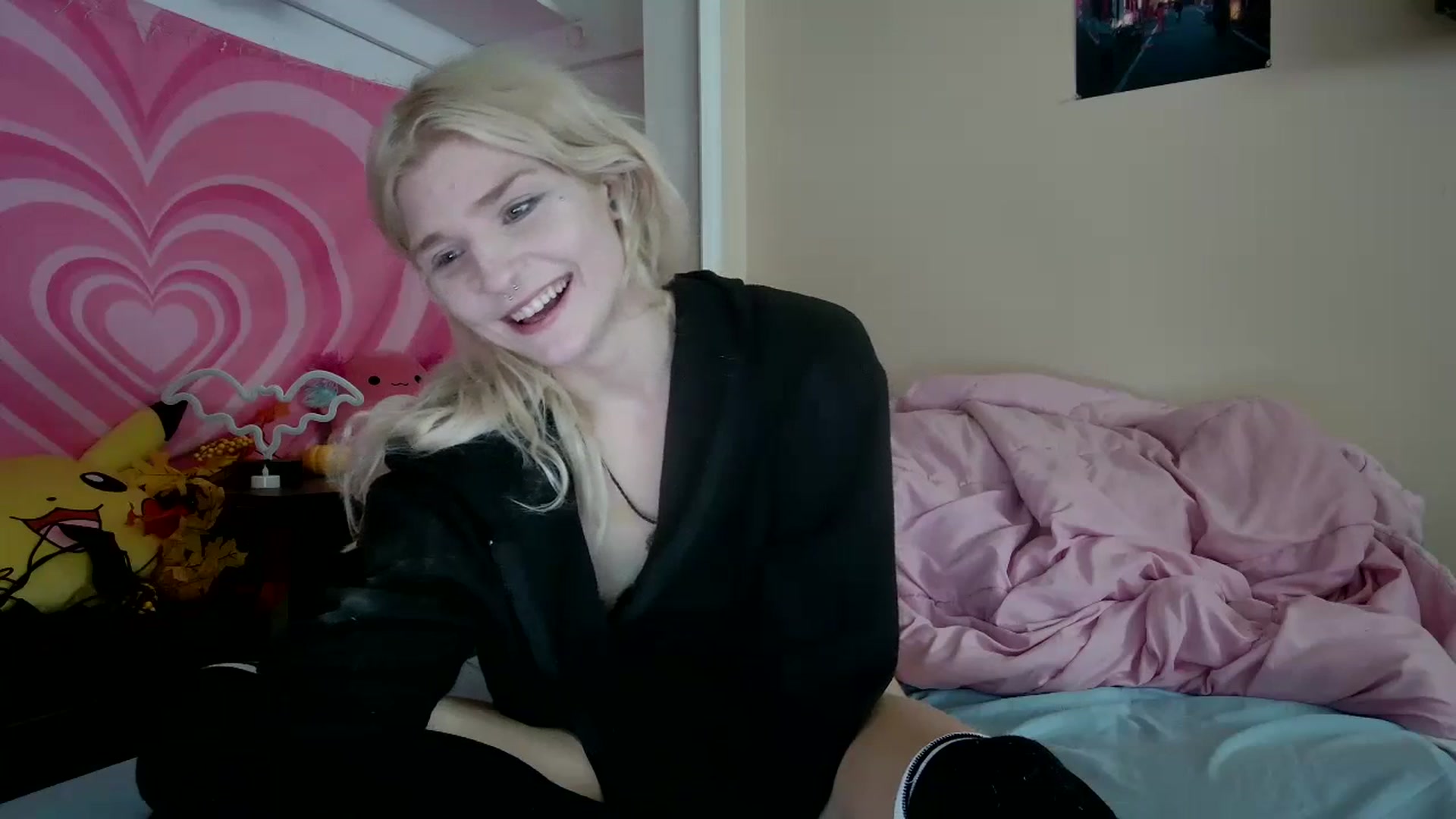 Gallery image thumbnail from DuckChan0's myfreecams stream on, 09/29/2023, 17:34 image 11 of 20
