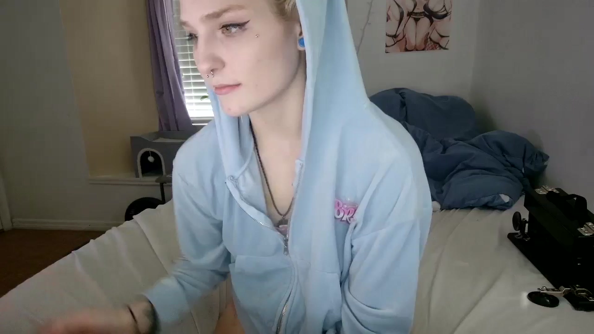 Gallery image thumbnail from DuckChan0's myfreecams stream on, 10/02/2023, 17:31 image 12 of 20
