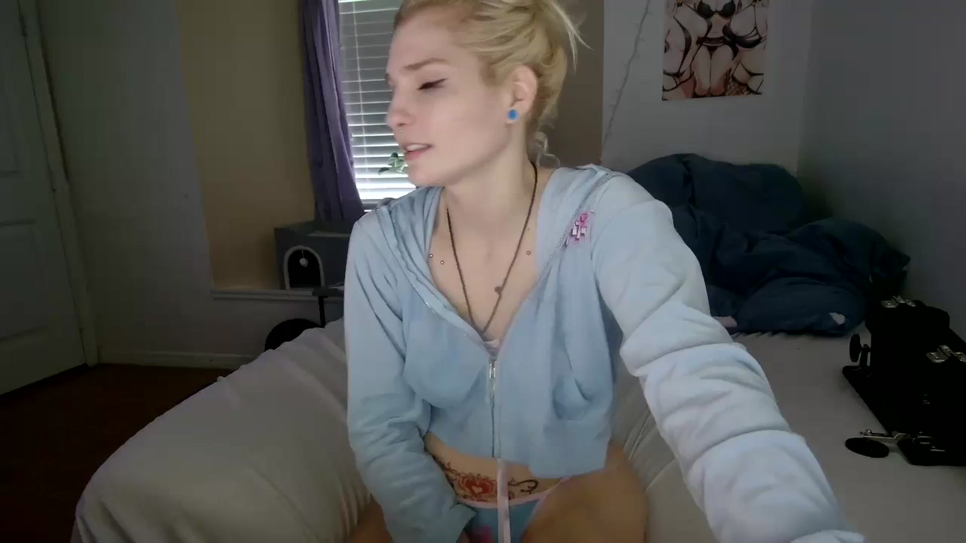 Gallery image thumbnail from DuckChan0's myfreecams stream on, 10/02/2023, 17:31 image 8 of 20