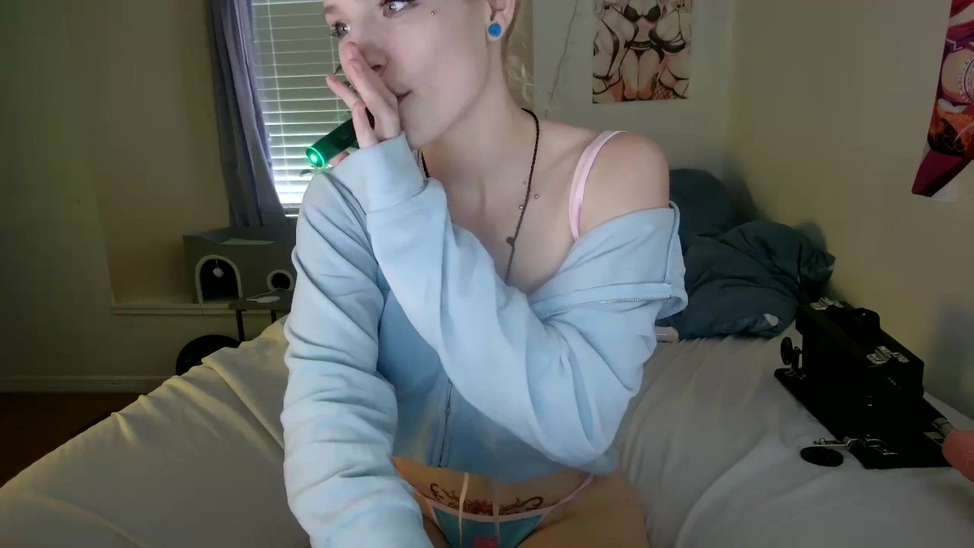 Gallery image thumbnail from DuckChan0's myfreecams stream on, 10/02/2023, 17:31 image 10 of 20