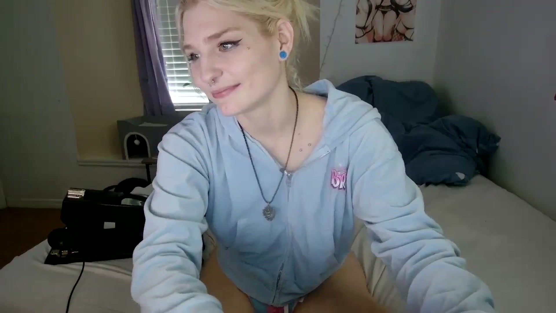Gallery image thumbnail from DuckChan0's myfreecams stream on, 10/02/2023, 17:31 image 2 of 20
