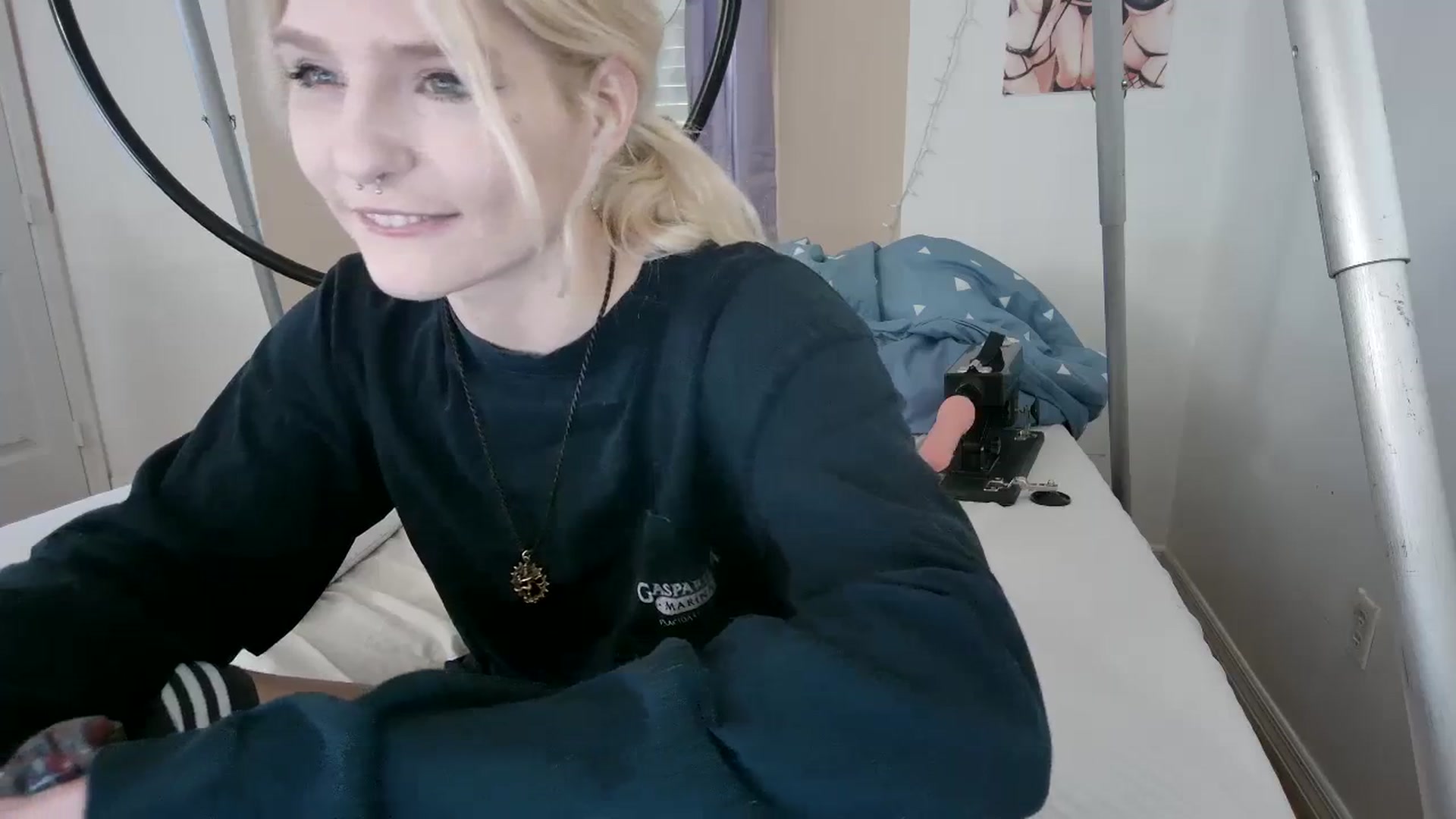 Gallery image thumbnail from DuckChan0's myfreecams stream on, 10/03/2023, 15:16 image 14 of 20