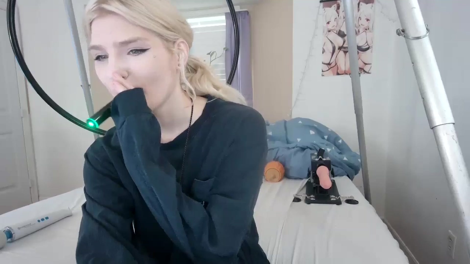 Gallery image thumbnail from DuckChan0's myfreecams stream on, 10/03/2023, 15:16 image 4 of 20