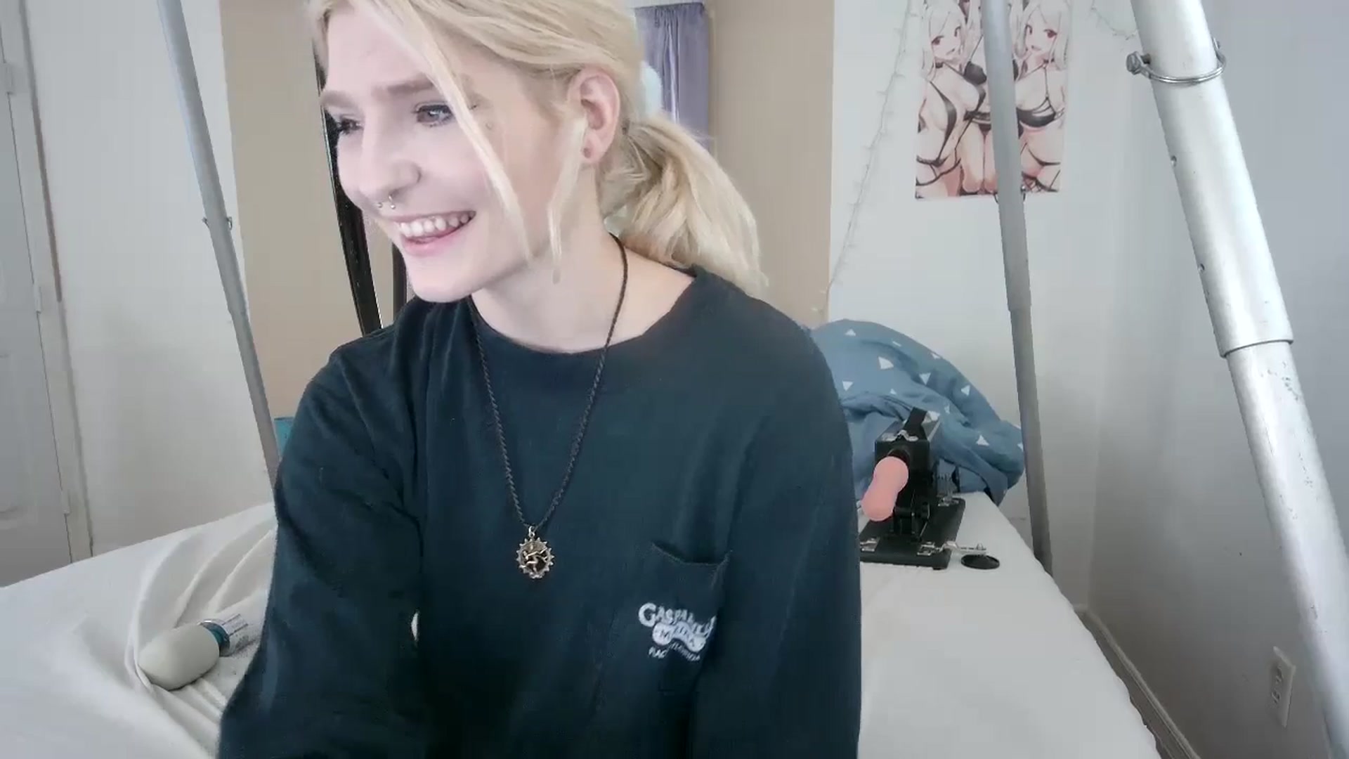 Gallery image thumbnail from DuckChan0's myfreecams stream on, 10/03/2023, 15:16 image 13 of 20