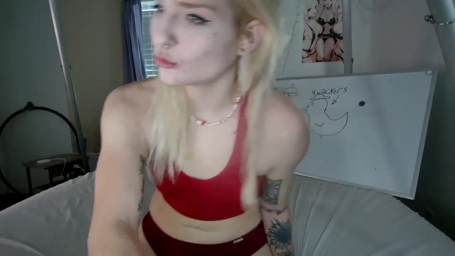 Gallery image thumbnail from DuckChan0's myfreecams stream on, 10/05/2023, 17:20 image 17 of 20