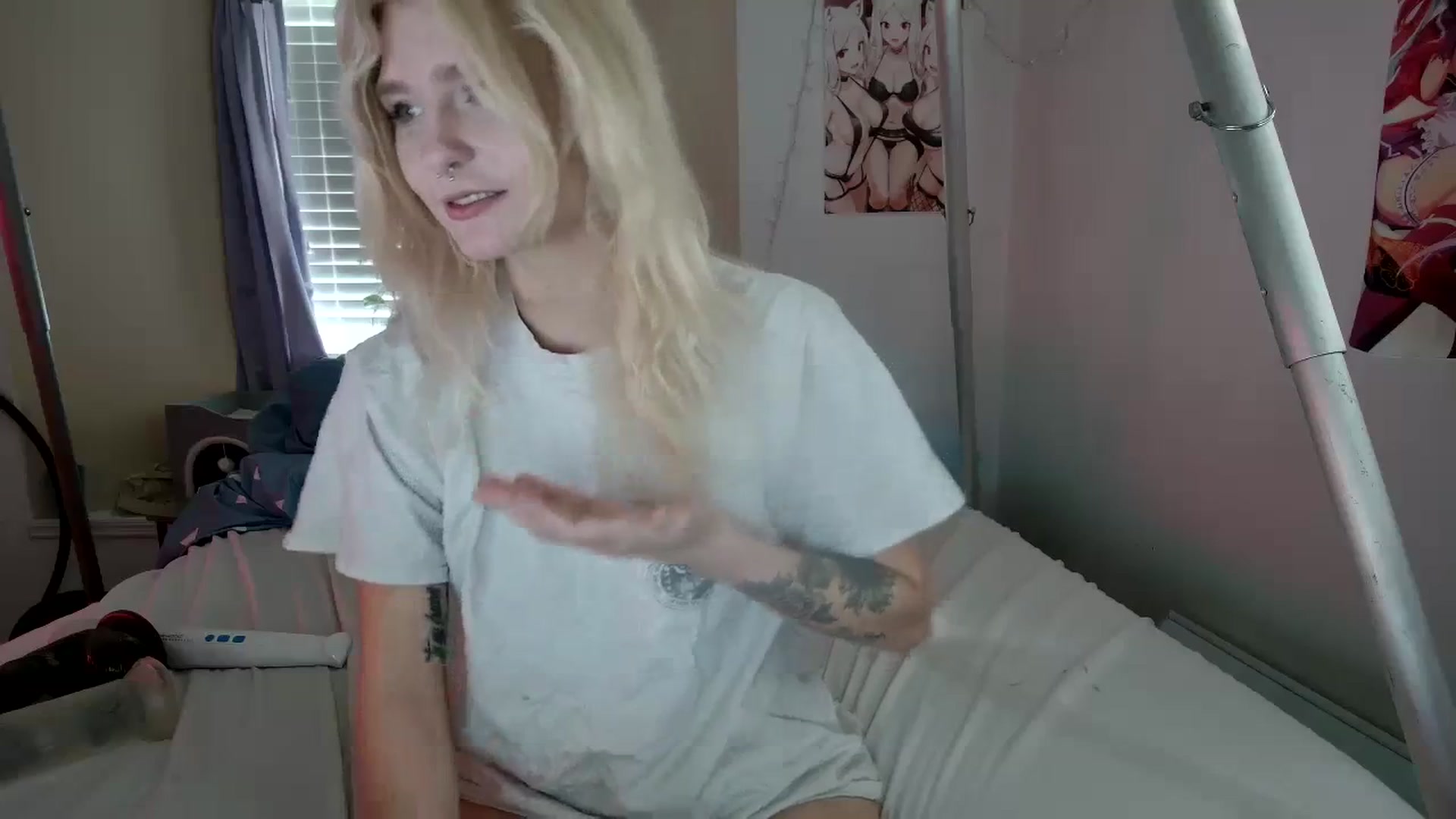 Gallery image thumbnail from DuckChan0's myfreecams stream on, 10/06/2023, 16:31 image 17 of 20