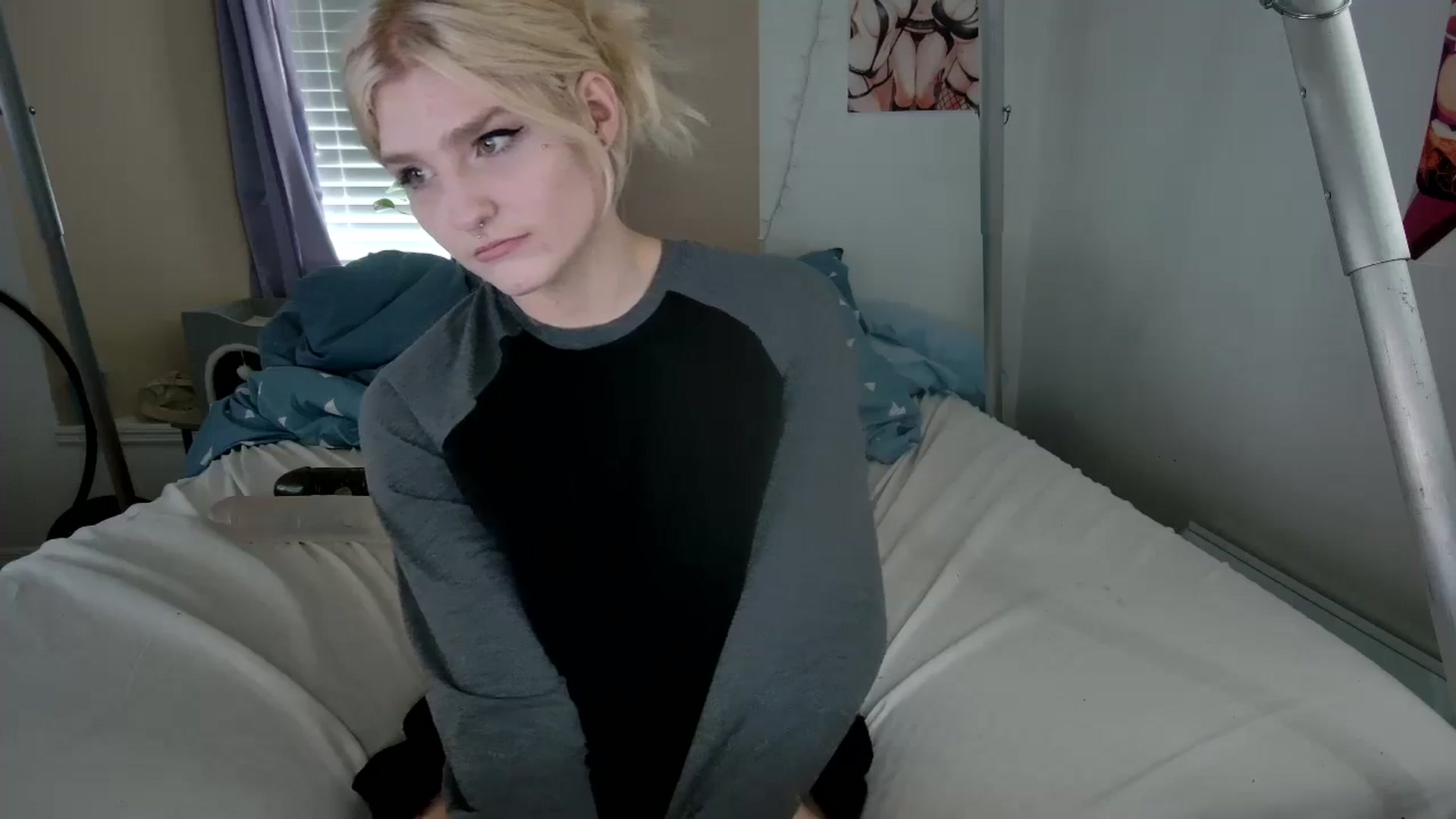Gallery image thumbnail from DuckChan0's myfreecams stream on, 10/06/2023, 17:20 image 11 of 20