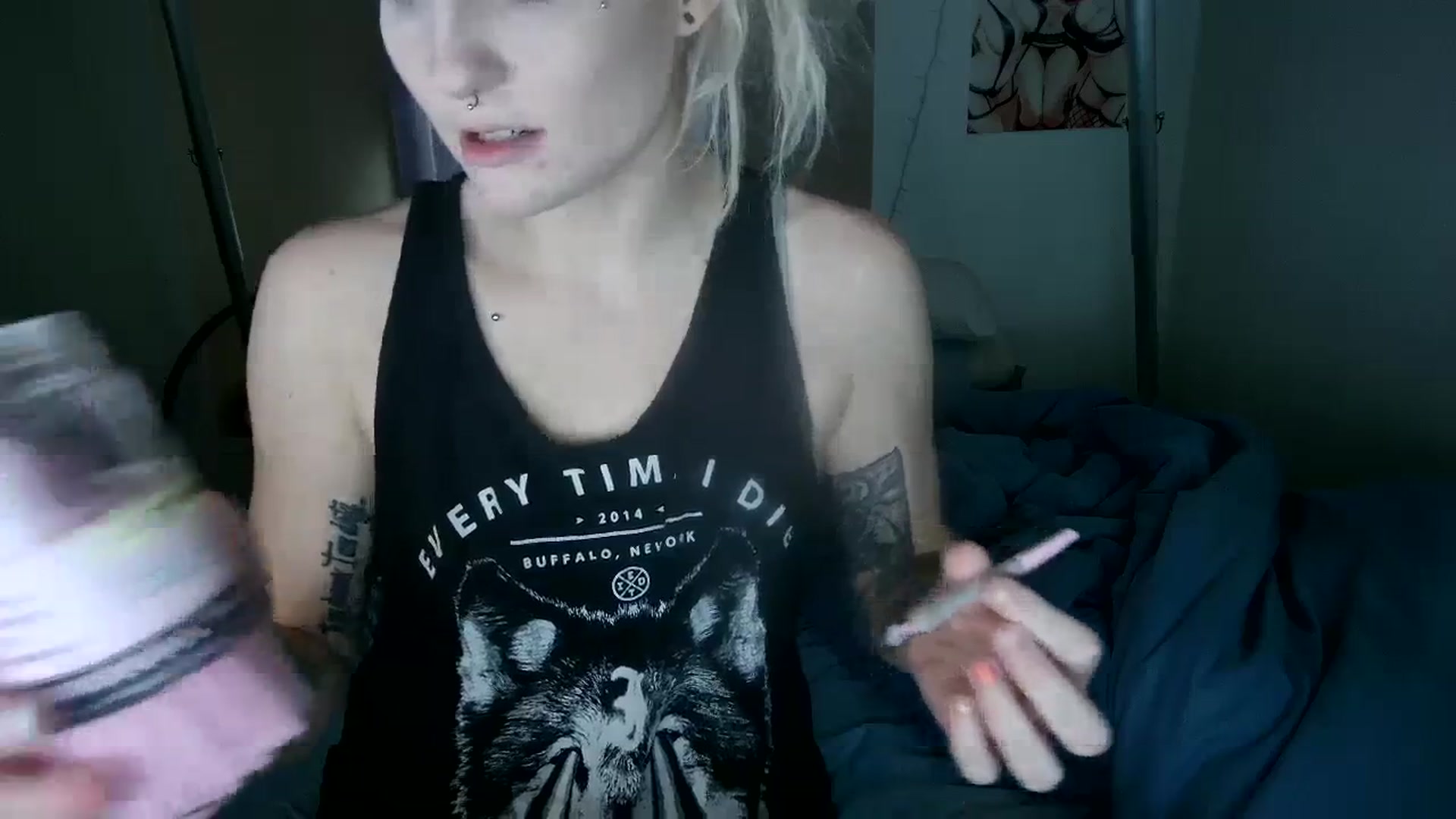 Gallery image thumbnail from DuckChan0's myfreecams stream on, 10/09/2023, 19:05 image 17 of 20