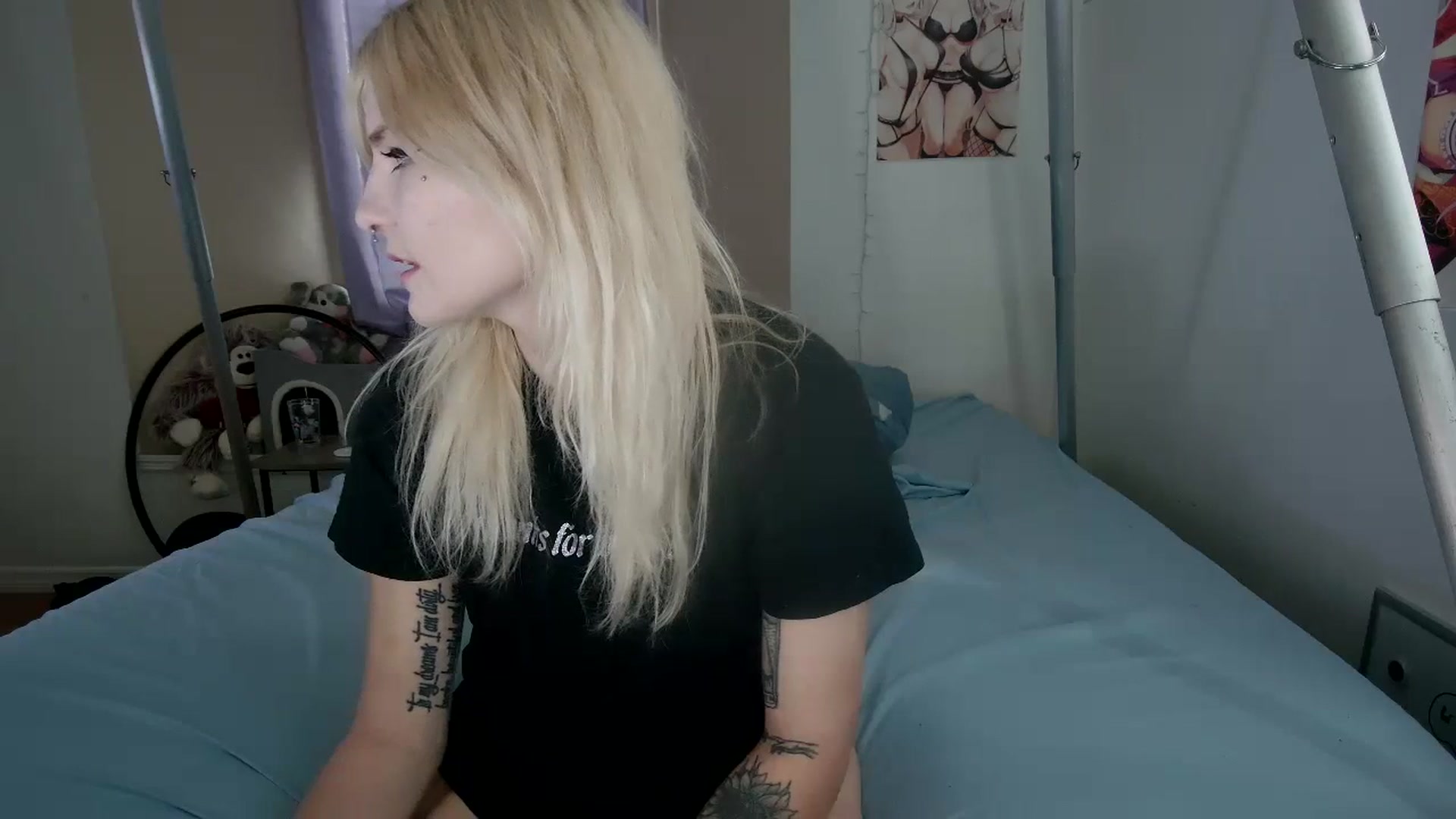 Gallery image thumbnail from DuckChan0's myfreecams stream on, 10/10/2023, 16:40 image 3 of 20