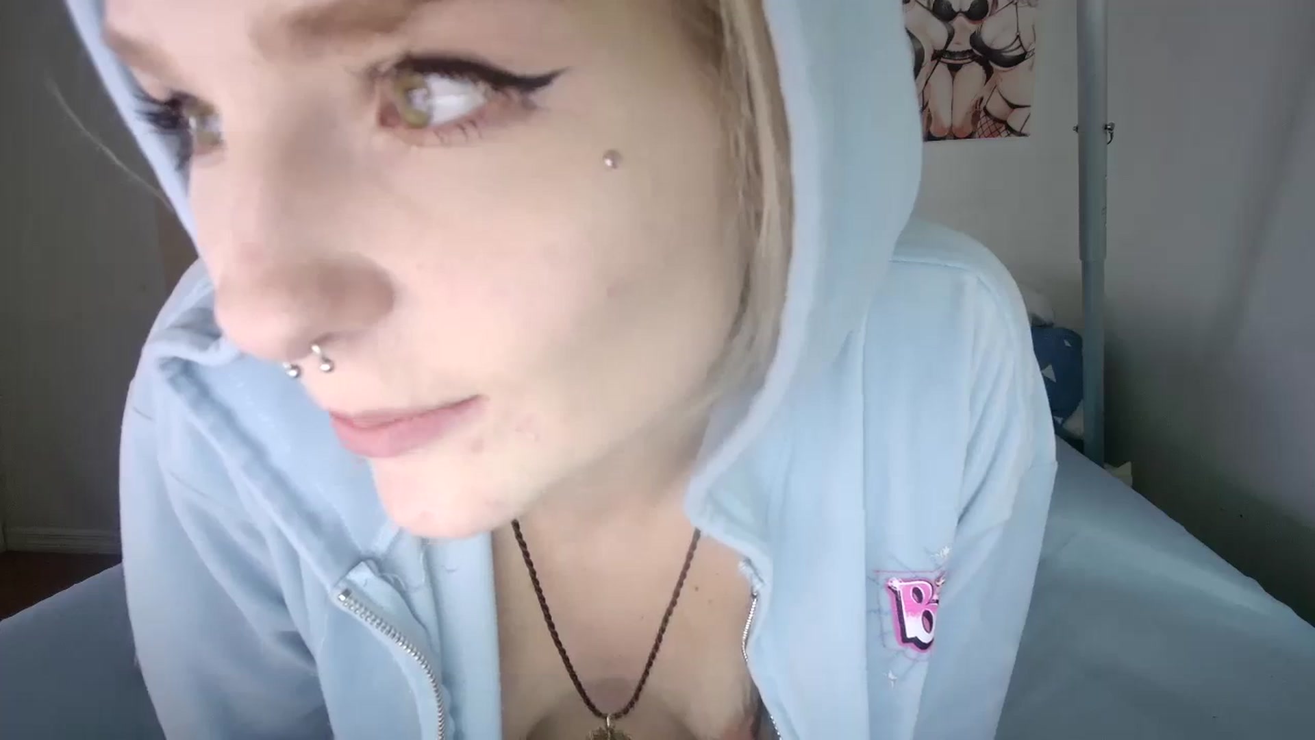 Gallery image thumbnail from DuckChan0's myfreecams stream on, 10/11/2023, 17:04 image 6 of 20
