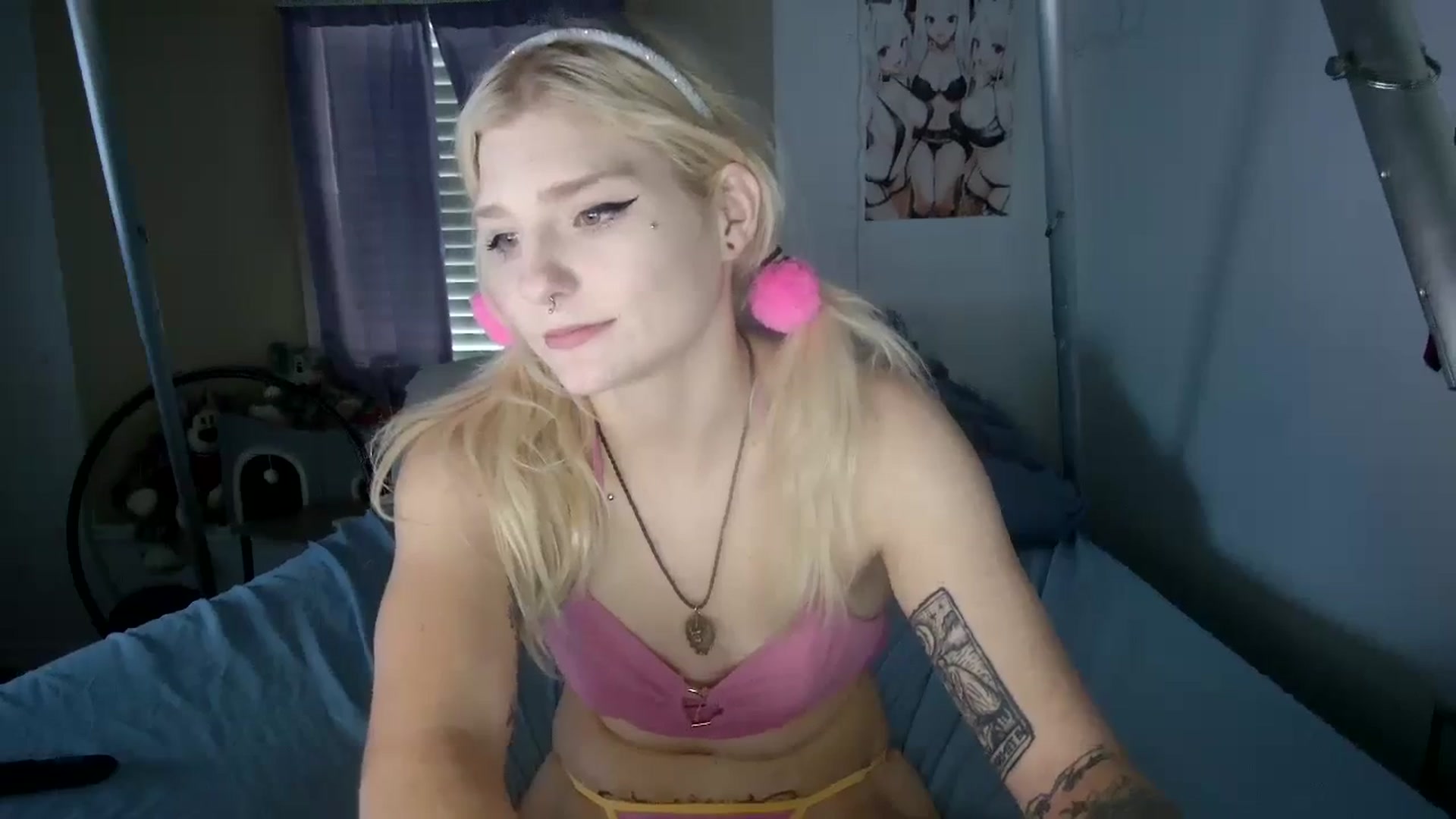 Gallery image thumbnail from DuckChan0's myfreecams stream on, 10/13/2023, 17:13 image 6 of 20