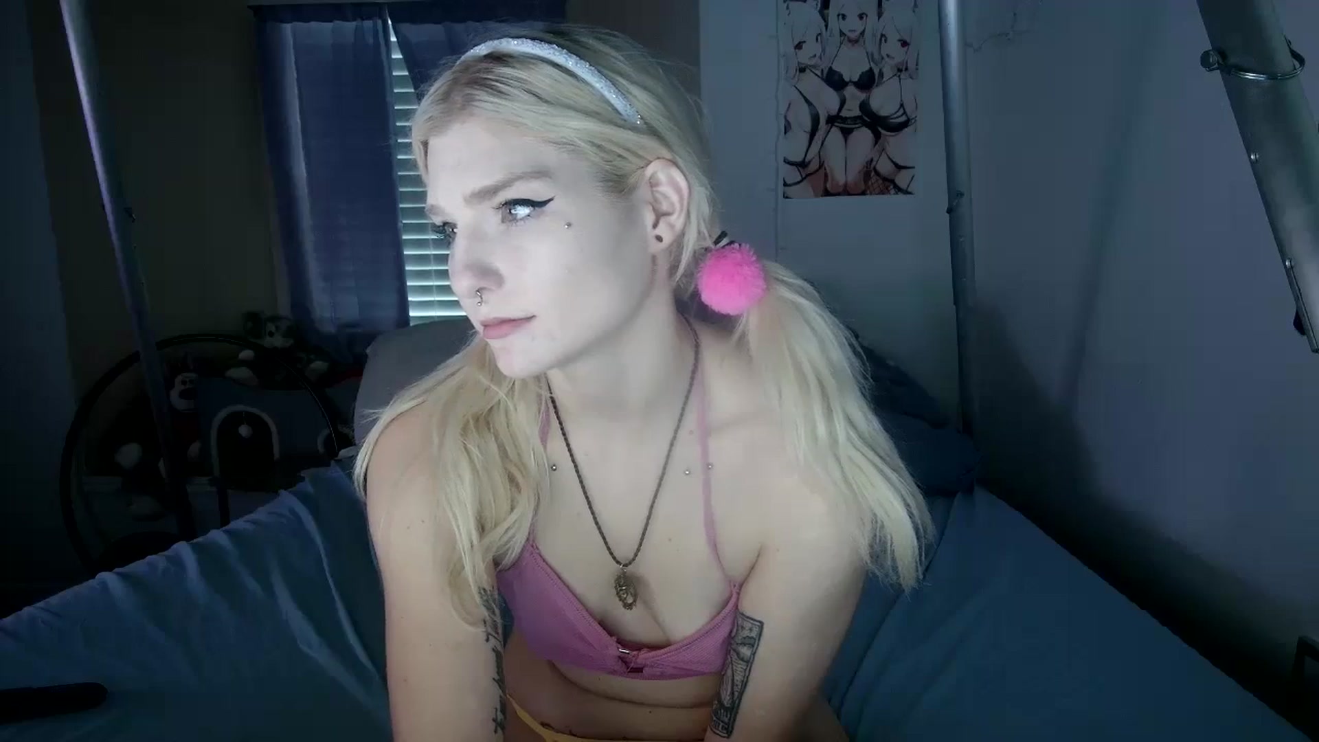Gallery image thumbnail from DuckChan0's myfreecams stream on, 10/13/2023, 17:13 image 7 of 20