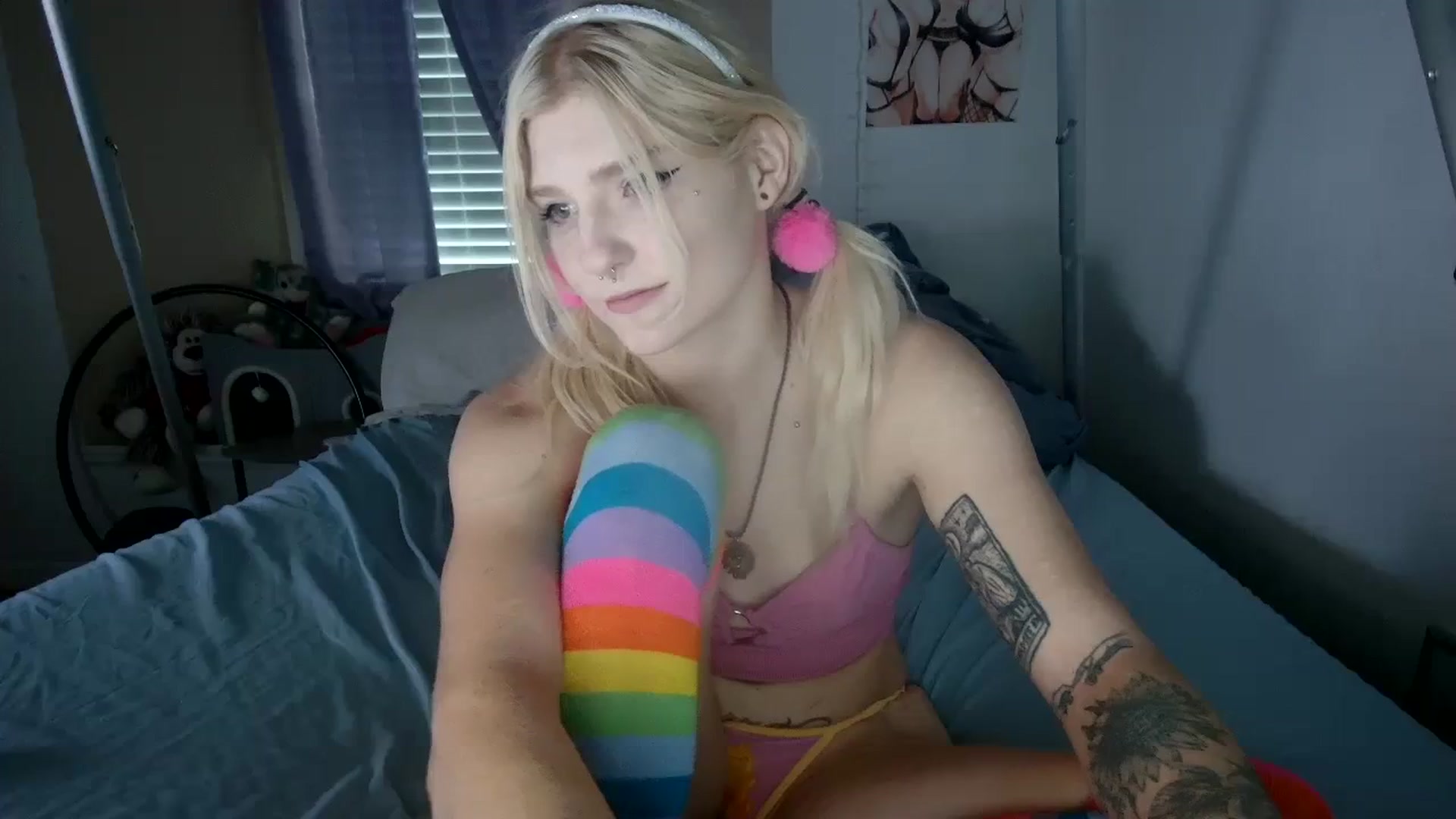 Gallery image thumbnail from DuckChan0's myfreecams stream on, 10/13/2023, 17:13 image 13 of 20