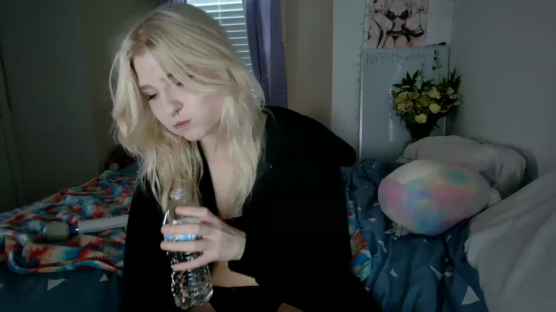 Gallery image thumbnail from DuckChan0's myfreecams stream on, 10/15/2023, 21:15 image 10 of 20