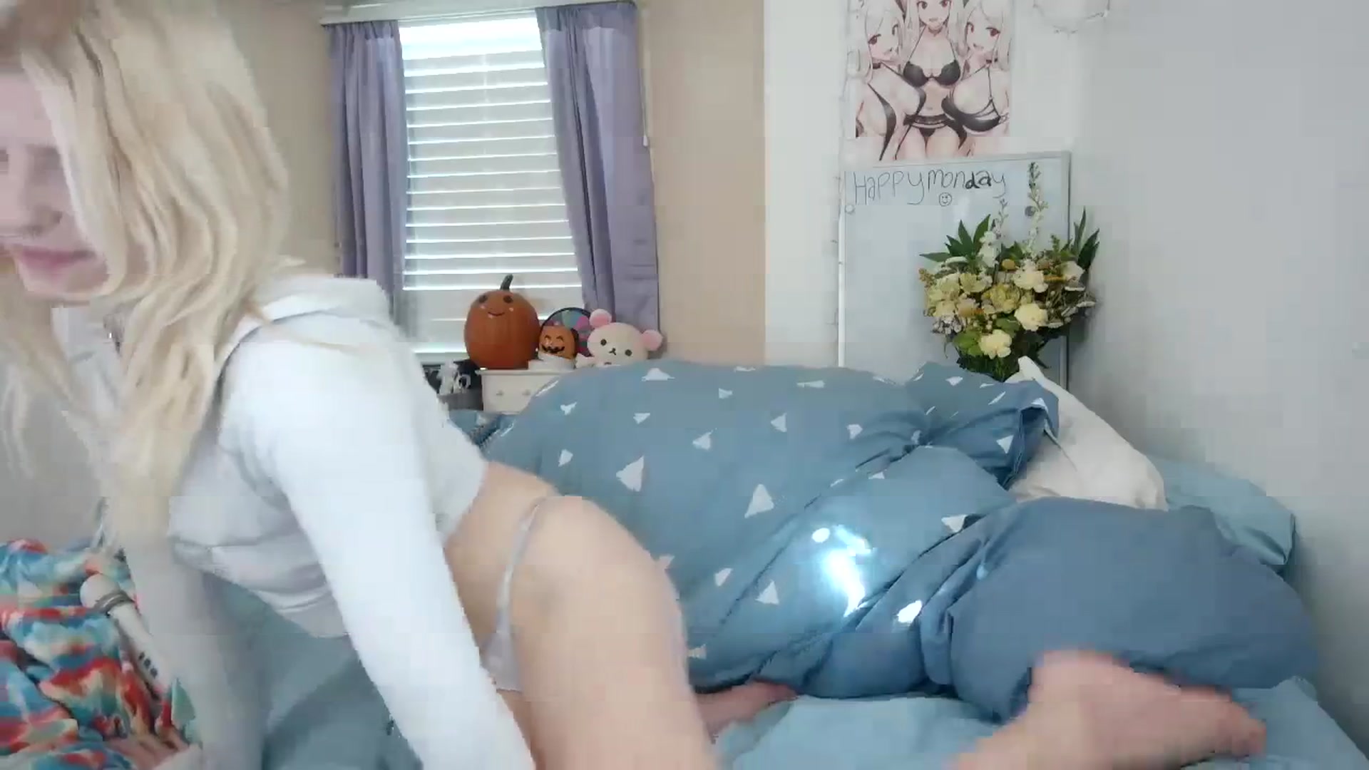 Gallery image thumbnail from DuckChan0's myfreecams stream on, 10/16/2023, 16:29 image 7 of 20