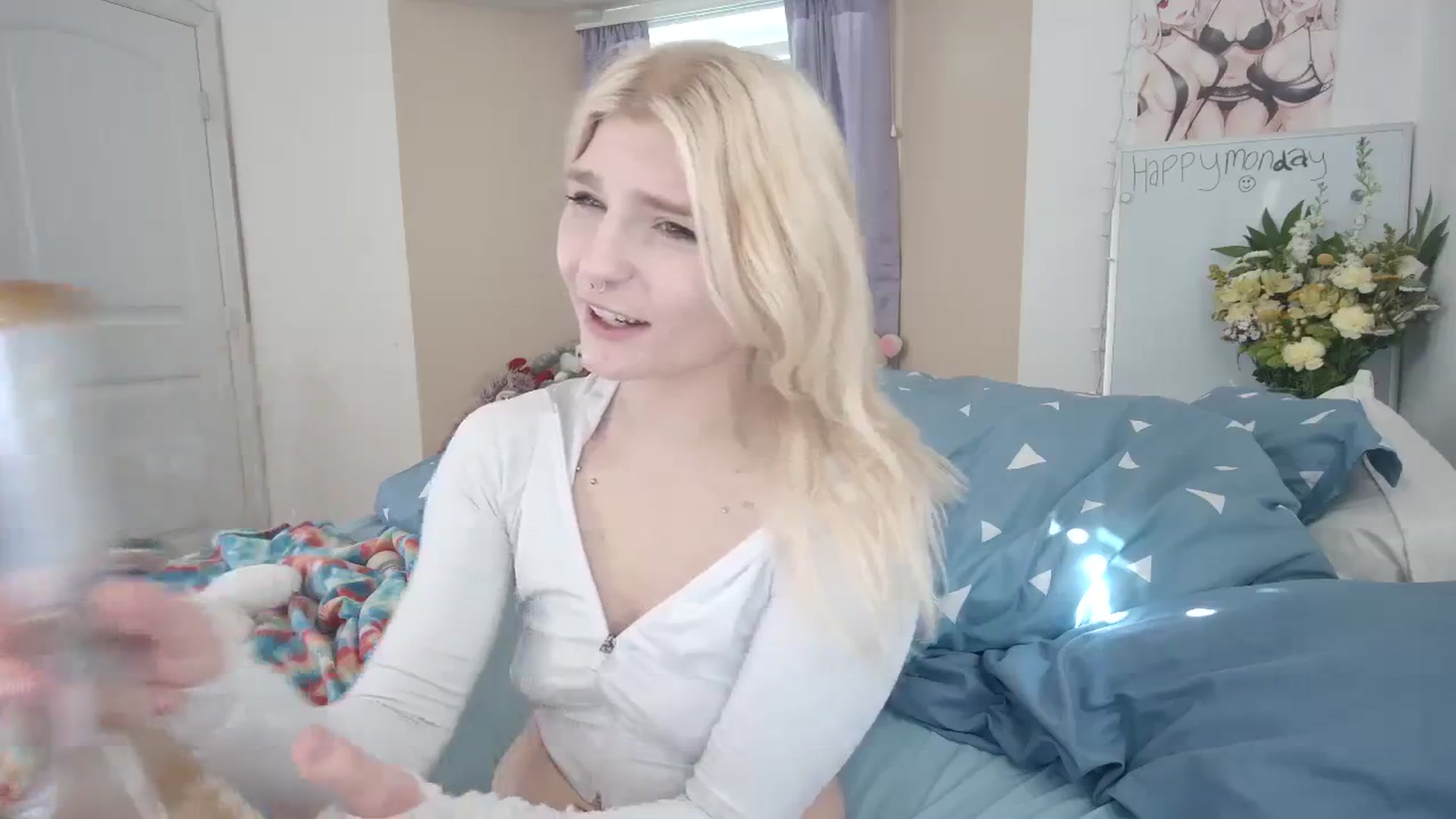 Gallery image thumbnail from DuckChan0's myfreecams stream on, 10/16/2023, 16:29 image 2 of 20