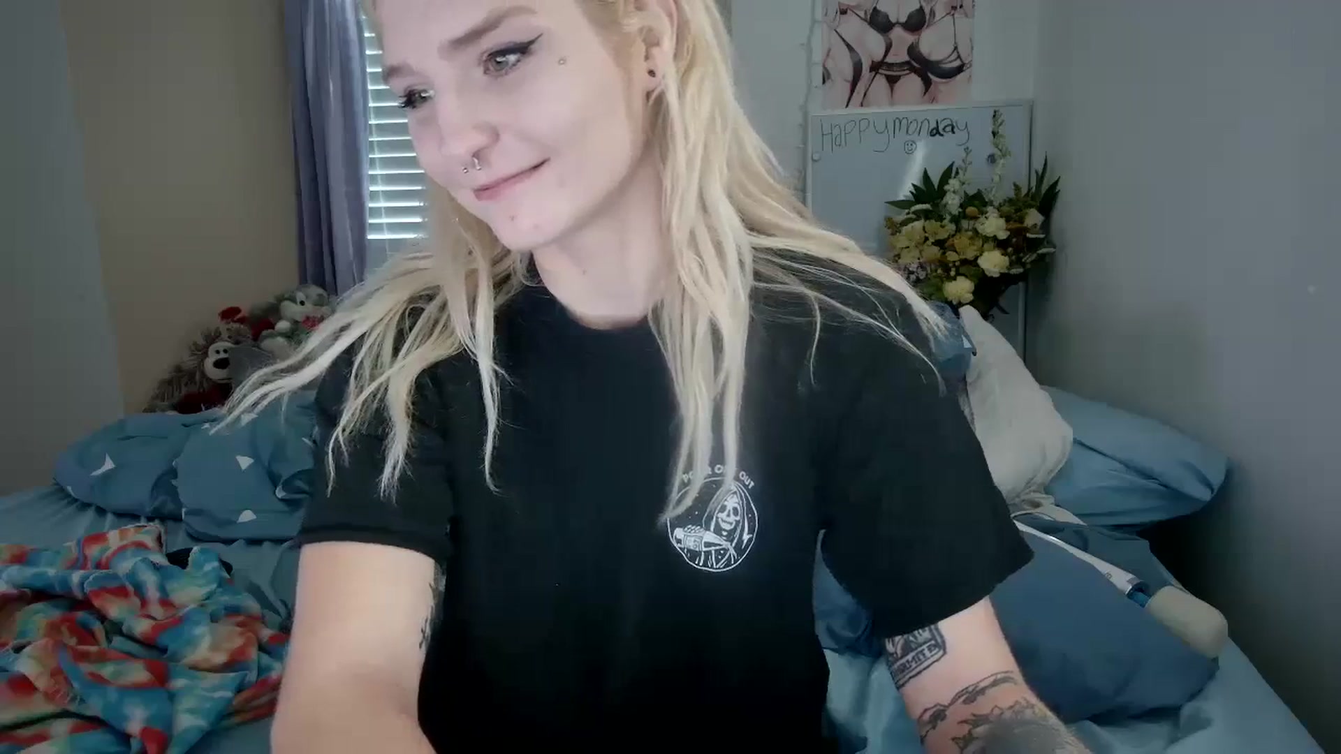 Gallery image thumbnail from DuckChan0's myfreecams stream on, 10/16/2023, 16:48 image 18 of 20