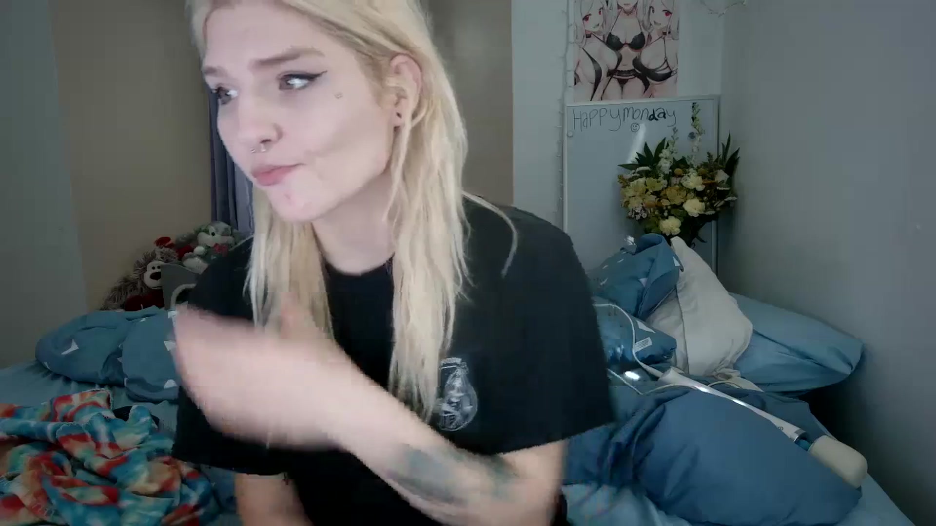 Gallery image thumbnail from DuckChan0's myfreecams stream on, 10/16/2023, 16:48 image 15 of 20