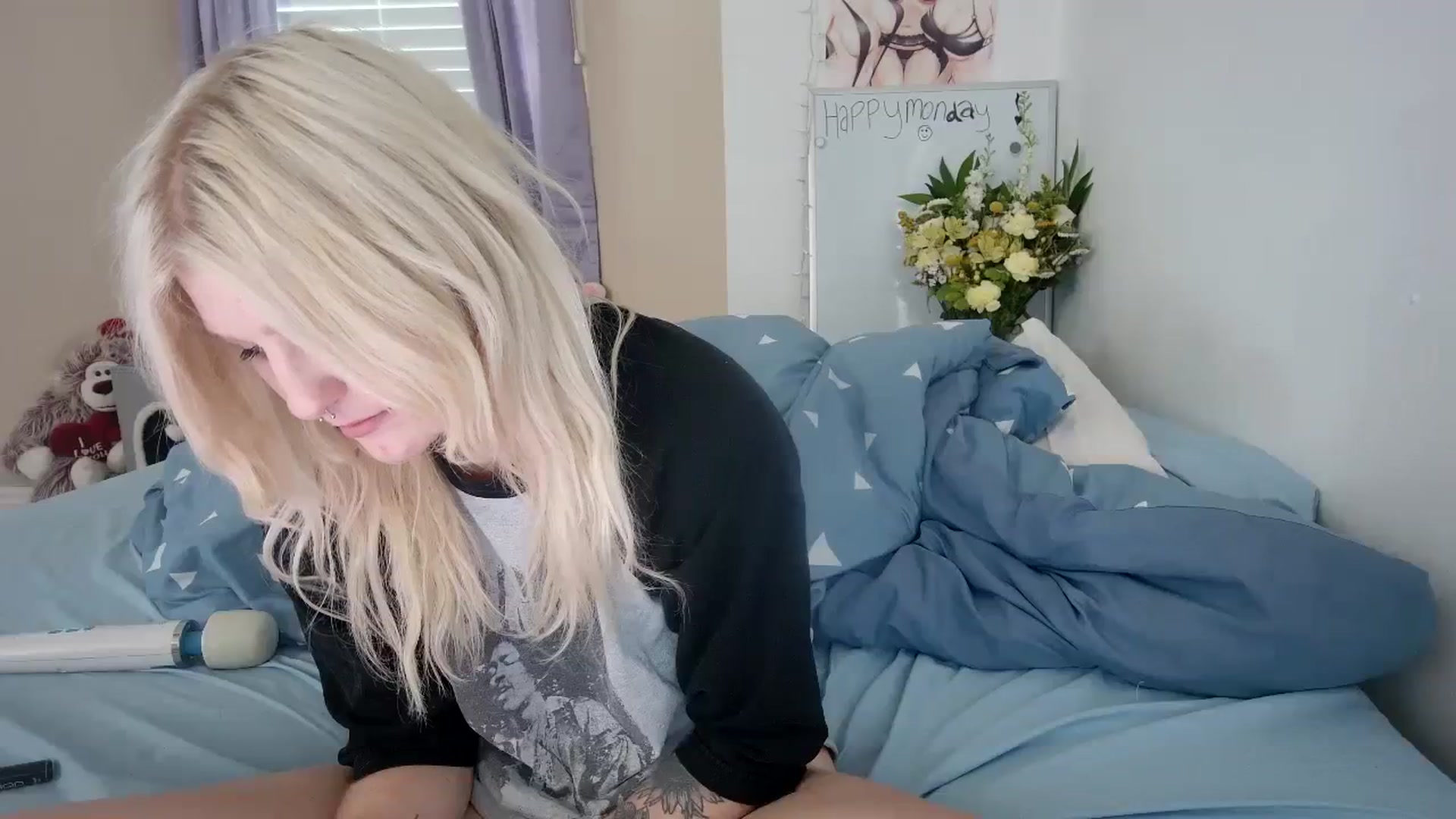 Gallery image thumbnail from DuckChan0's myfreecams stream on, 10/16/2023, 18:00 image 20 of 20