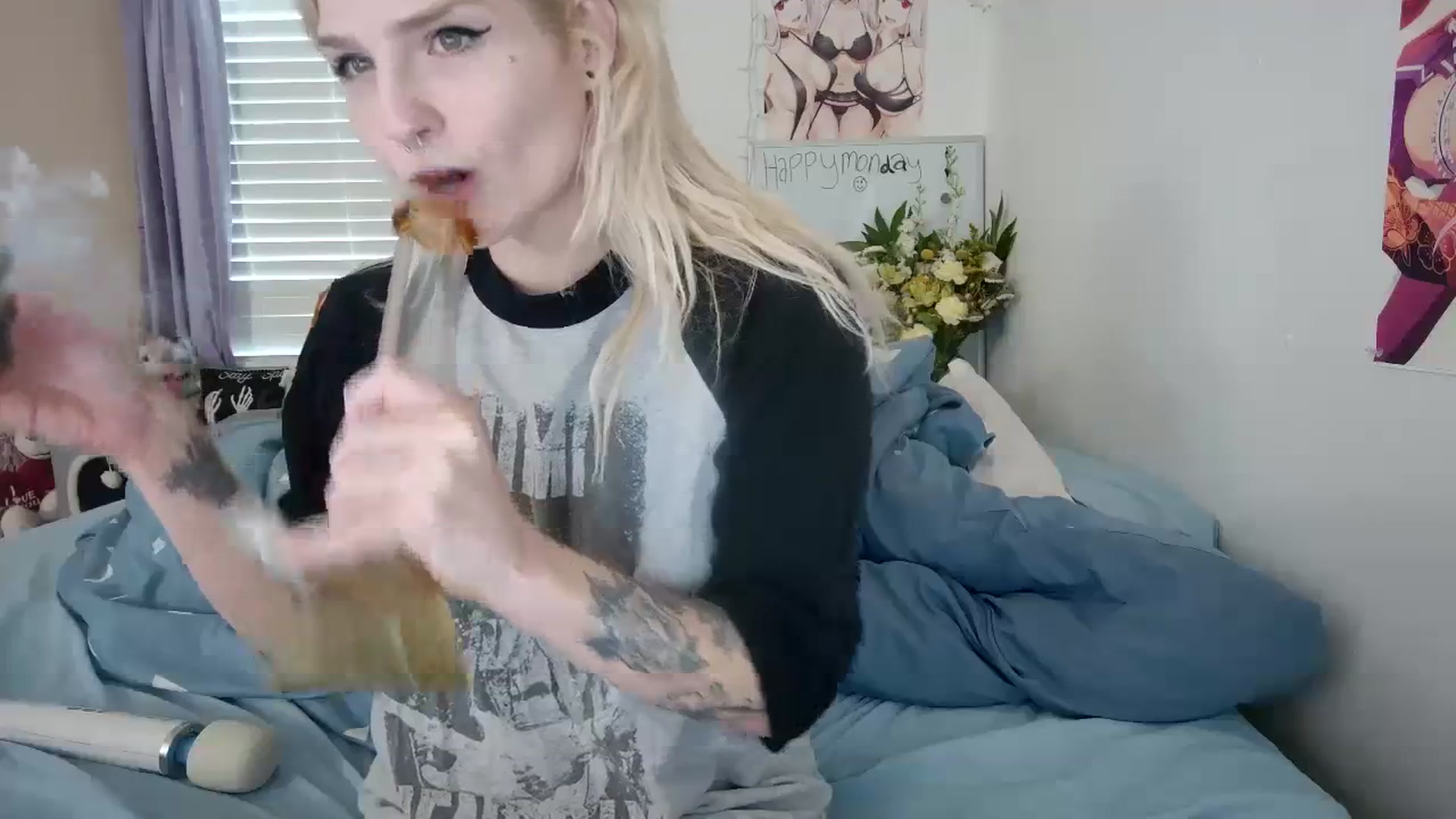 Gallery image thumbnail from DuckChan0's myfreecams stream on, 10/16/2023, 18:00 image 4 of 20