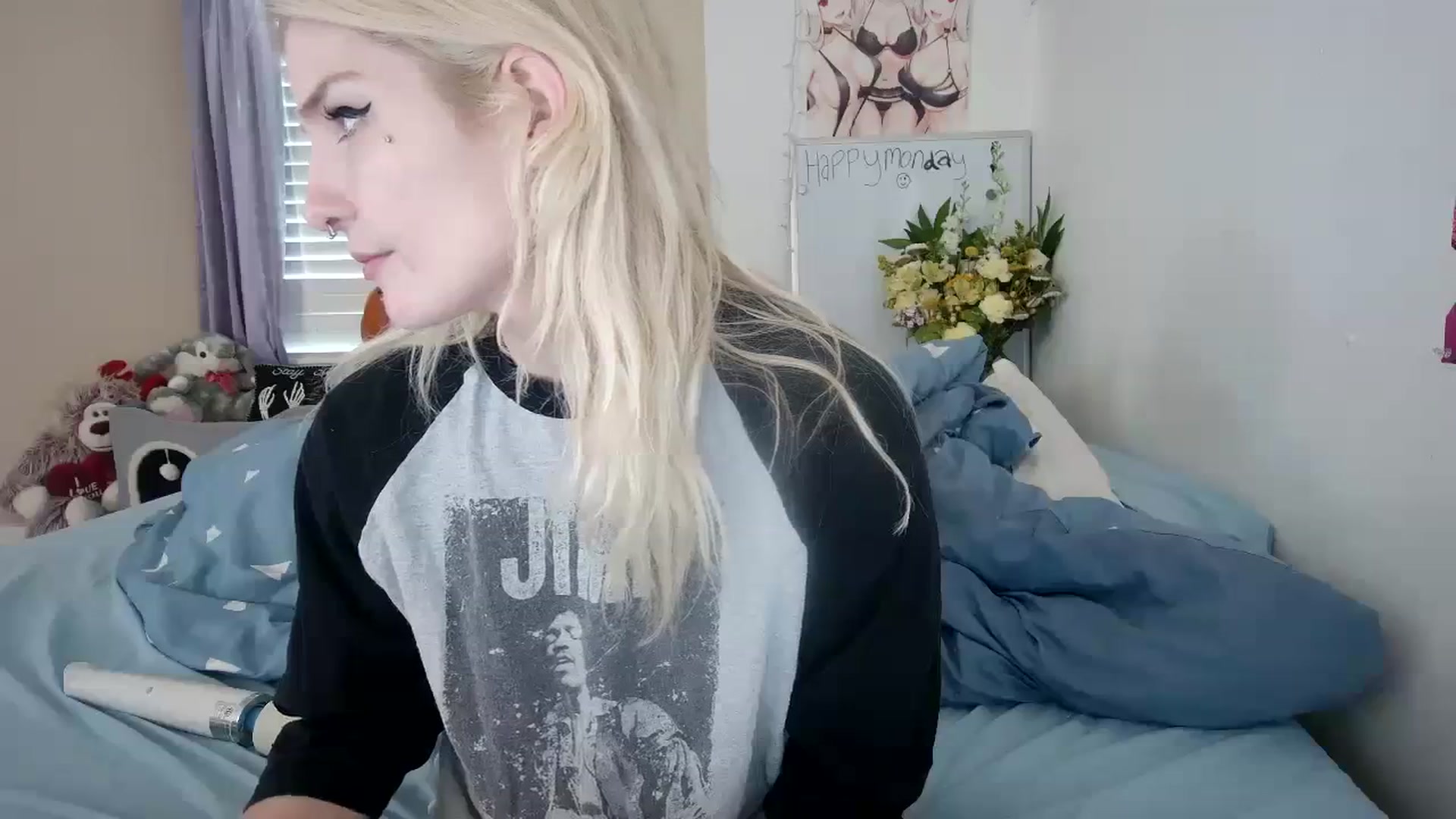 Gallery image thumbnail from DuckChan0's myfreecams stream on, 10/16/2023, 18:00 image 7 of 20