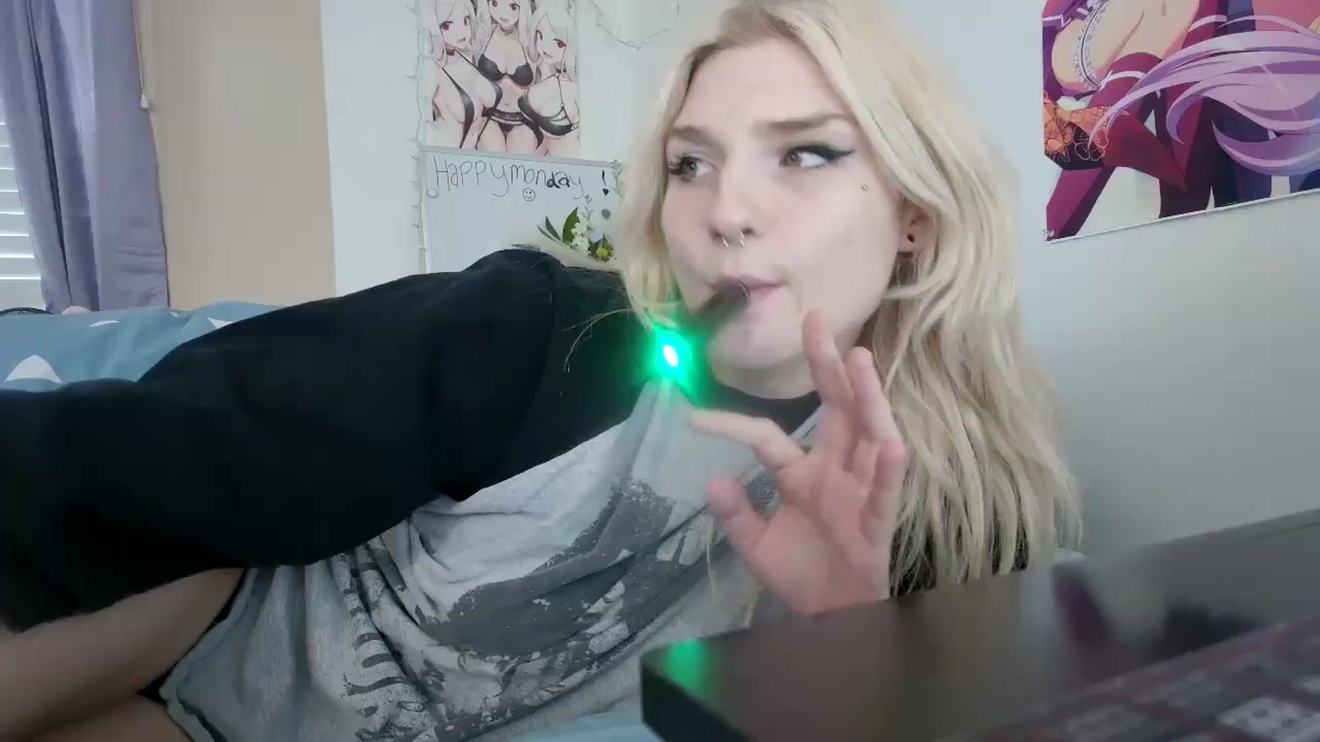 Gallery image thumbnail from DuckChan0's myfreecams stream on, 10/16/2023, 18:00 image 14 of 20