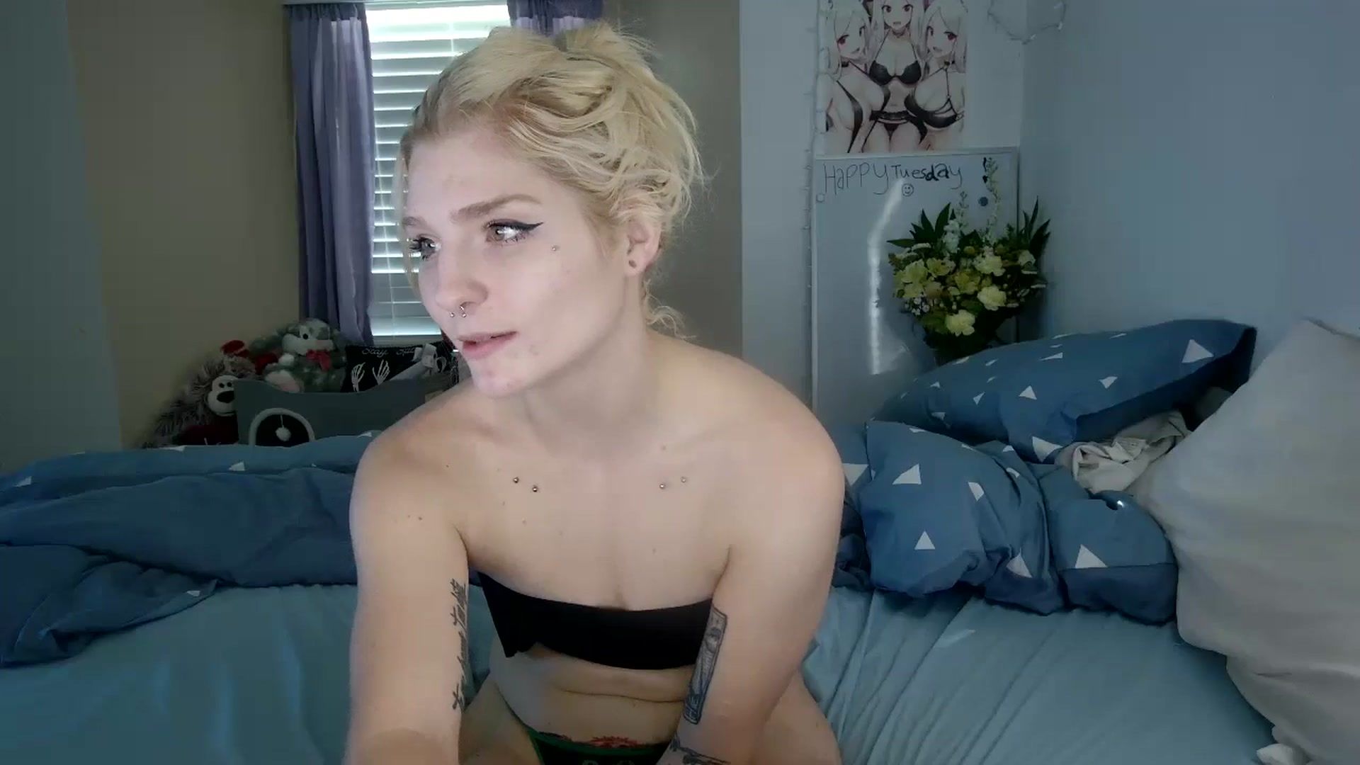 Gallery image thumbnail from DuckChan0's myfreecams stream on, 10/17/2023, 17:09 image 17 of 20