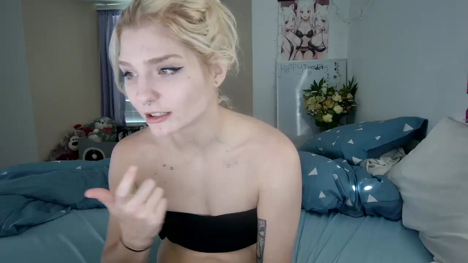 Gallery image thumbnail from DuckChan0's myfreecams stream on, 10/17/2023, 17:09 image 10 of 20