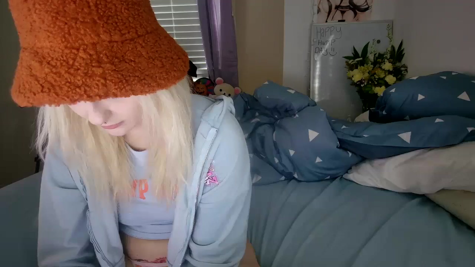 Gallery image thumbnail from DuckChan0's myfreecams stream on, 10/18/2023, 14:35 image 13 of 20