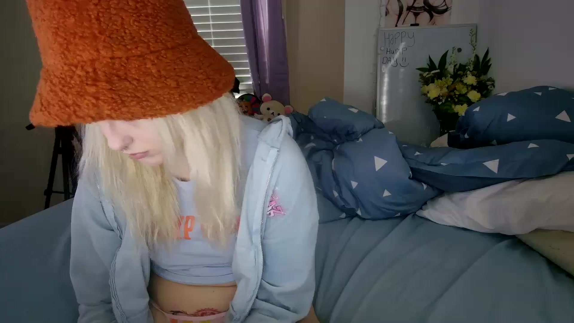 Gallery image thumbnail from DuckChan0's myfreecams stream on, 10/18/2023, 14:35 image 15 of 20