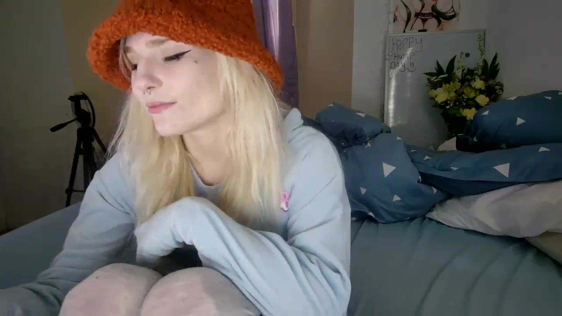 Gallery image thumbnail from DuckChan0's myfreecams stream on, 10/18/2023, 14:57 image 9 of 20