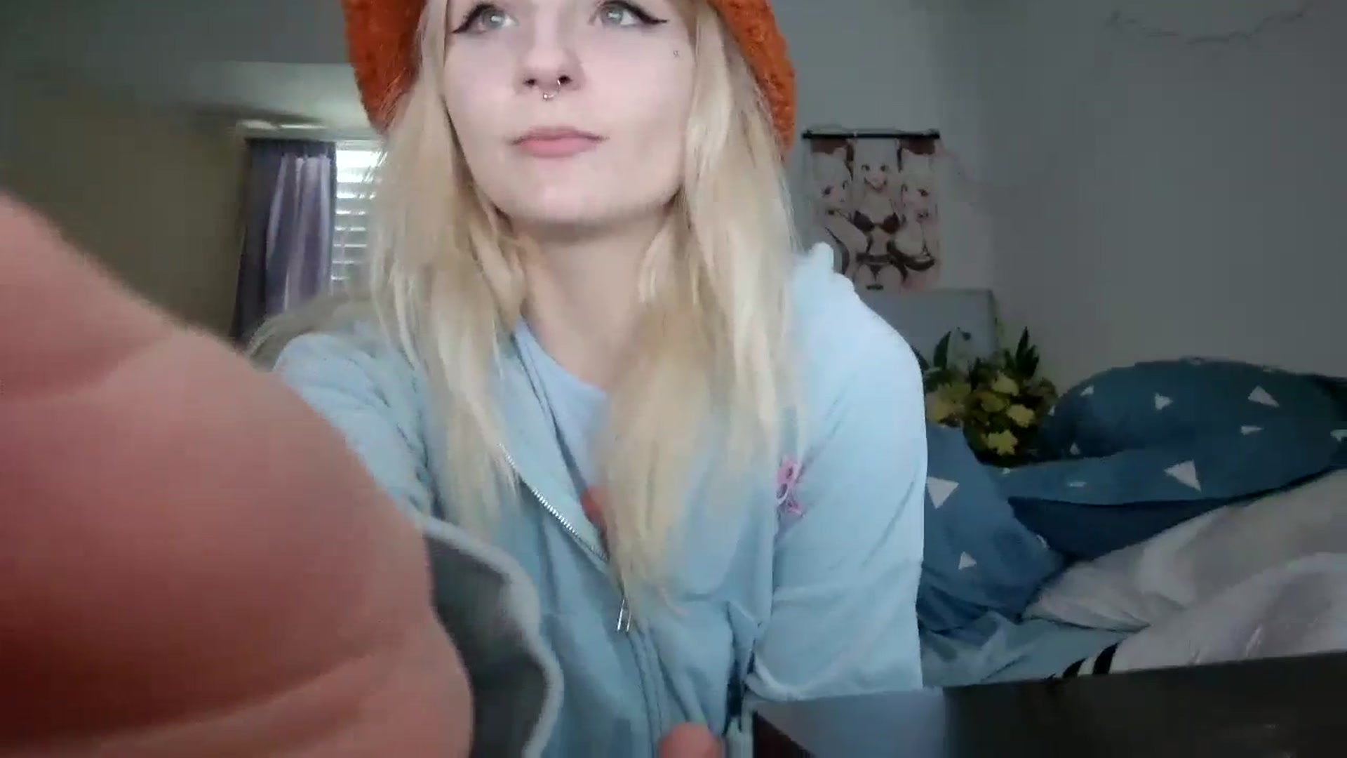 Gallery image thumbnail from DuckChan0's myfreecams stream on, 10/18/2023, 14:57 image 14 of 20