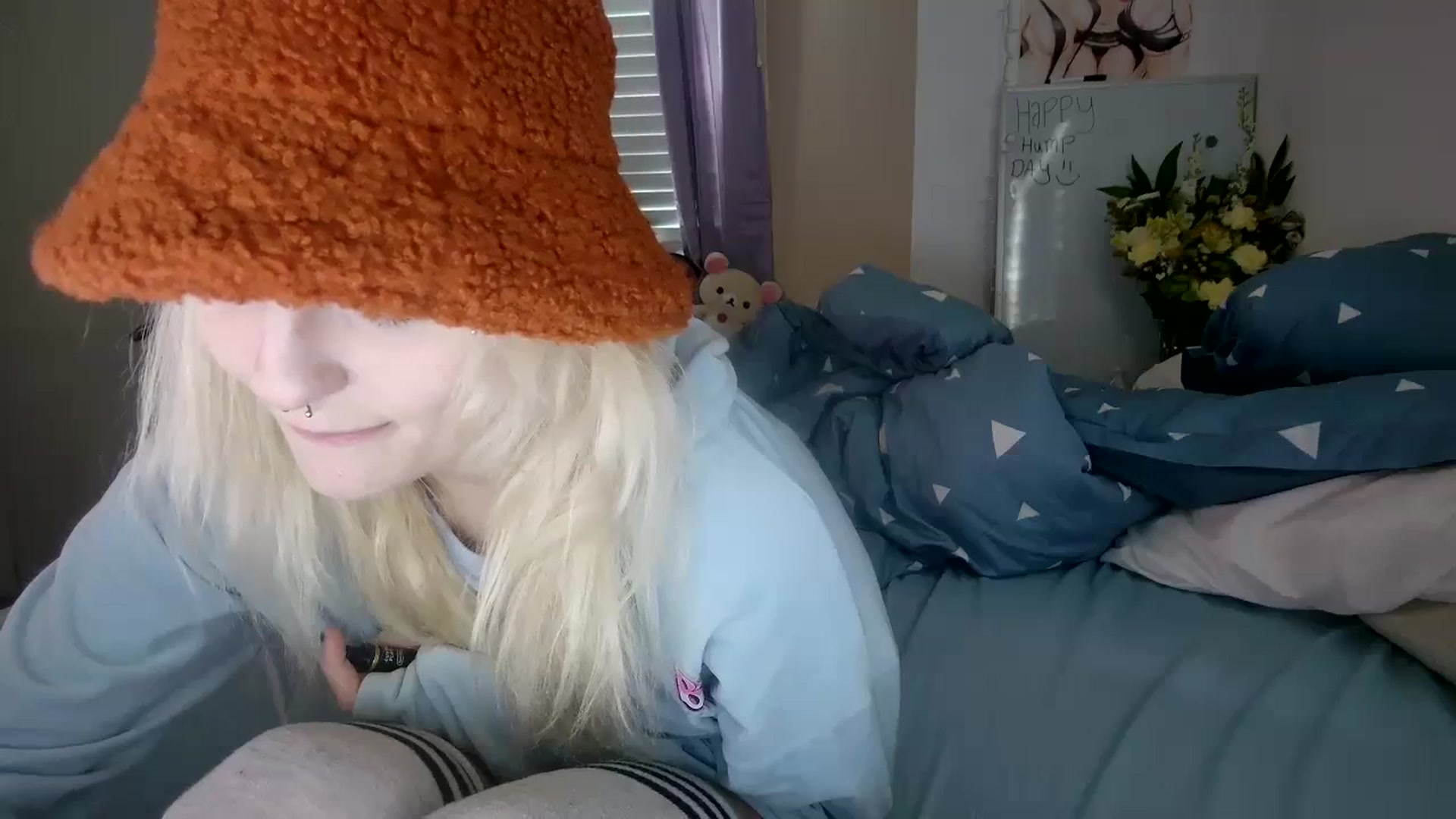 Gallery image thumbnail from DuckChan0's myfreecams stream on, 10/18/2023, 14:57 image 8 of 20