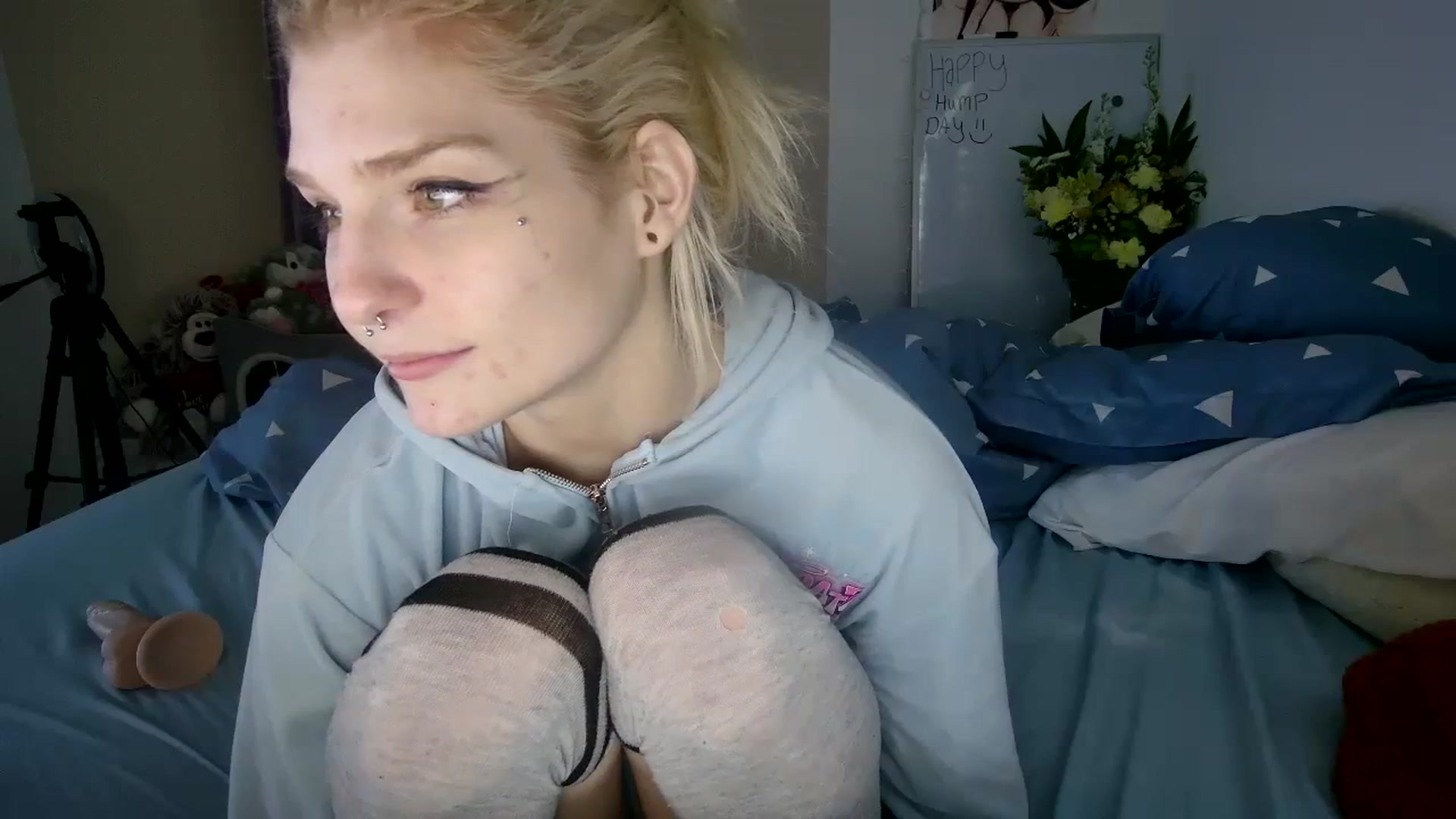 Gallery image thumbnail from DuckChan0's myfreecams stream on, 10/18/2023, 16:48 image 12 of 20