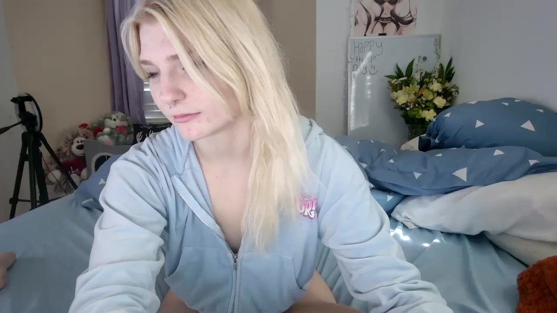 Gallery image thumbnail from DuckChan0's myfreecams stream on, 10/18/2023, 16:48 image 1 of 20