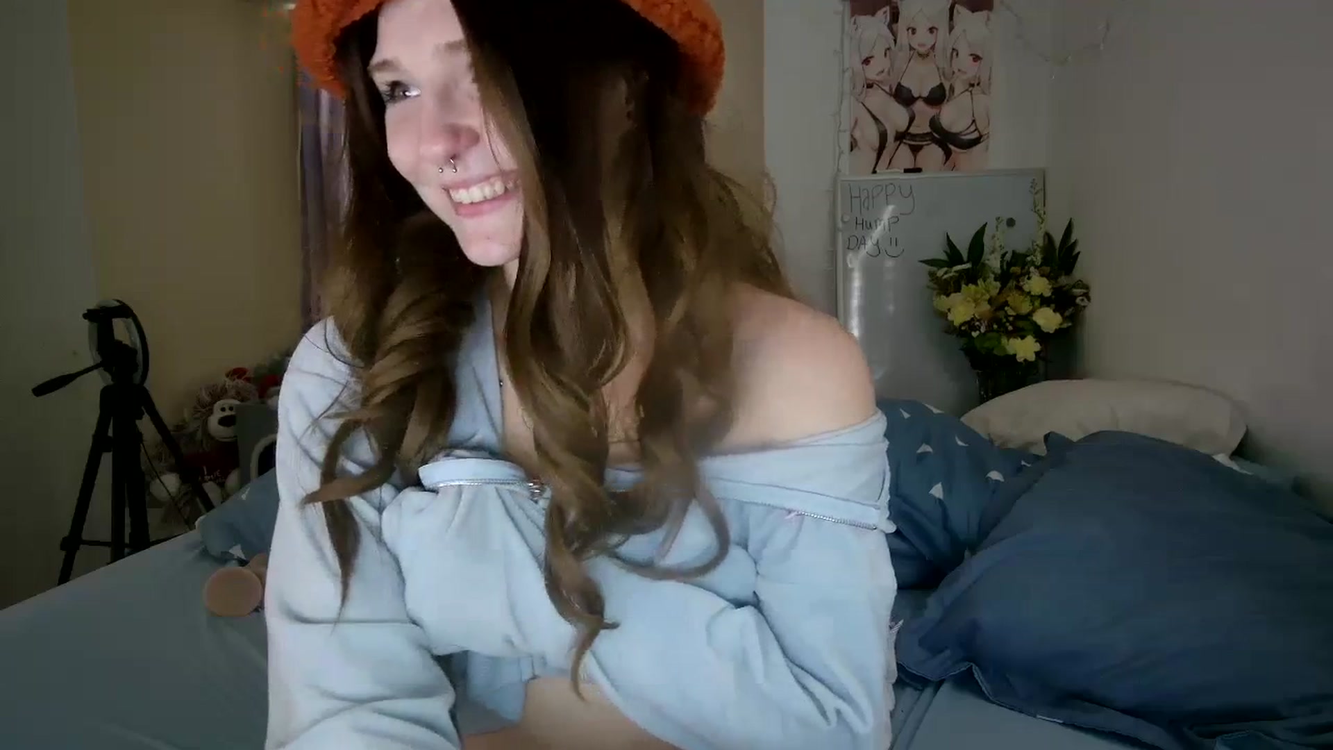 Gallery image thumbnail from DuckChan0's myfreecams stream on, 10/18/2023, 18:25 image 4 of 20