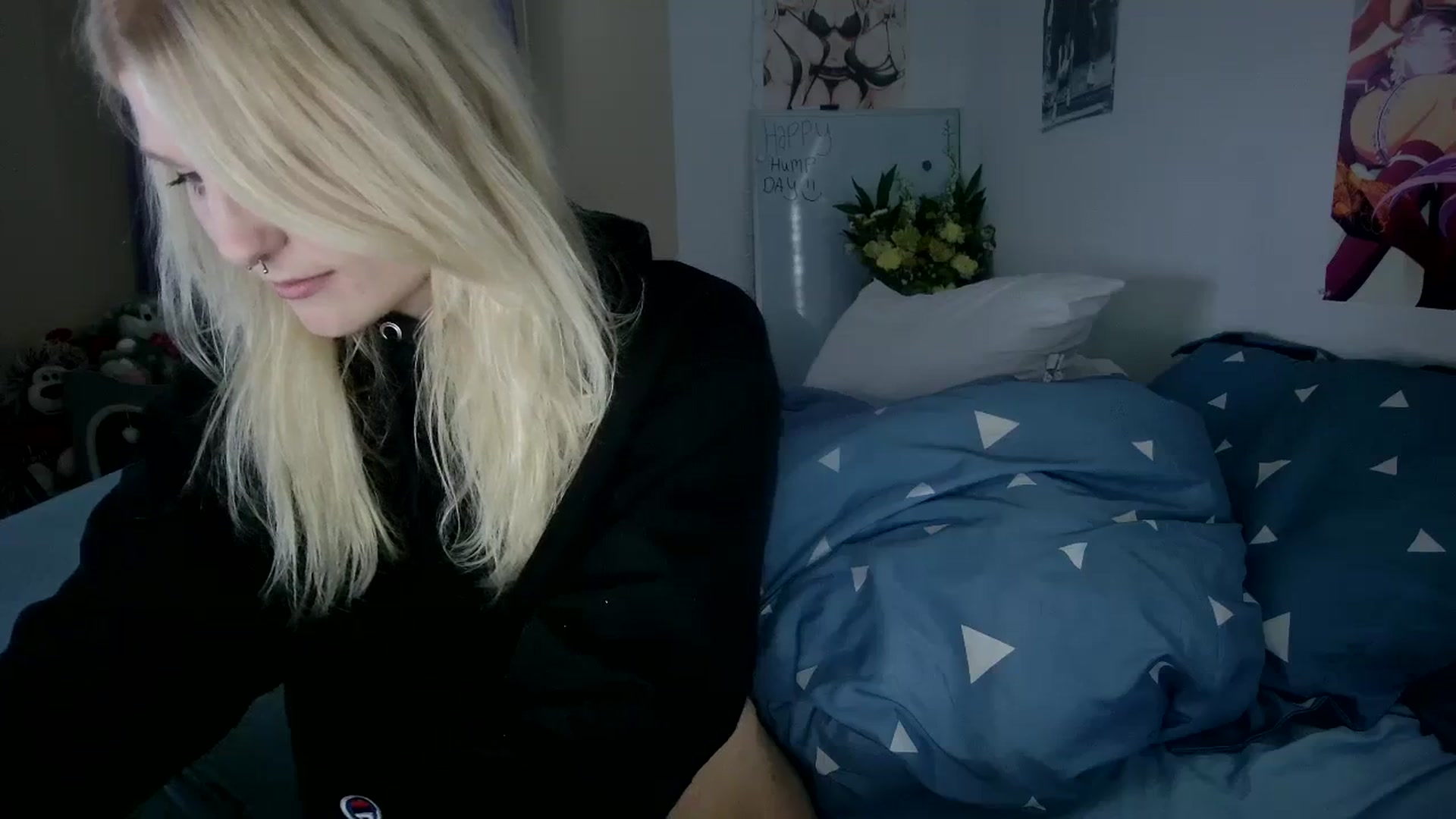 Gallery image thumbnail from DuckChan0's myfreecams stream on, 10/19/2023, 20:03 image 8 of 20