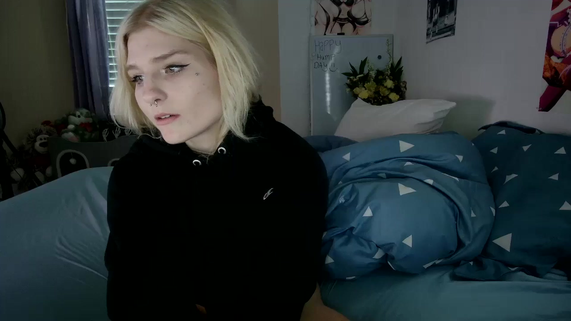 Gallery image thumbnail from DuckChan0's myfreecams stream on, 10/19/2023, 20:03 image 2 of 20
