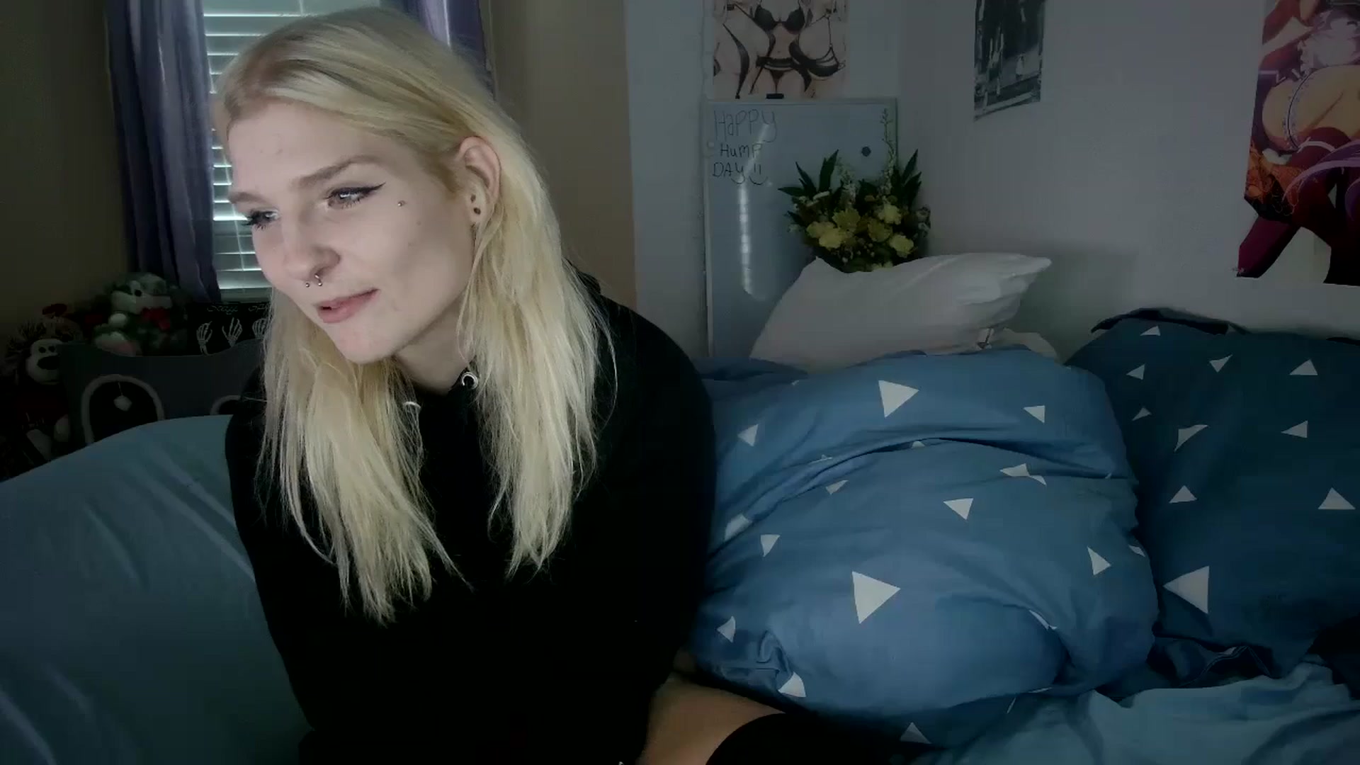 Gallery image thumbnail from DuckChan0's myfreecams stream on, 10/19/2023, 20:03 image 9 of 20