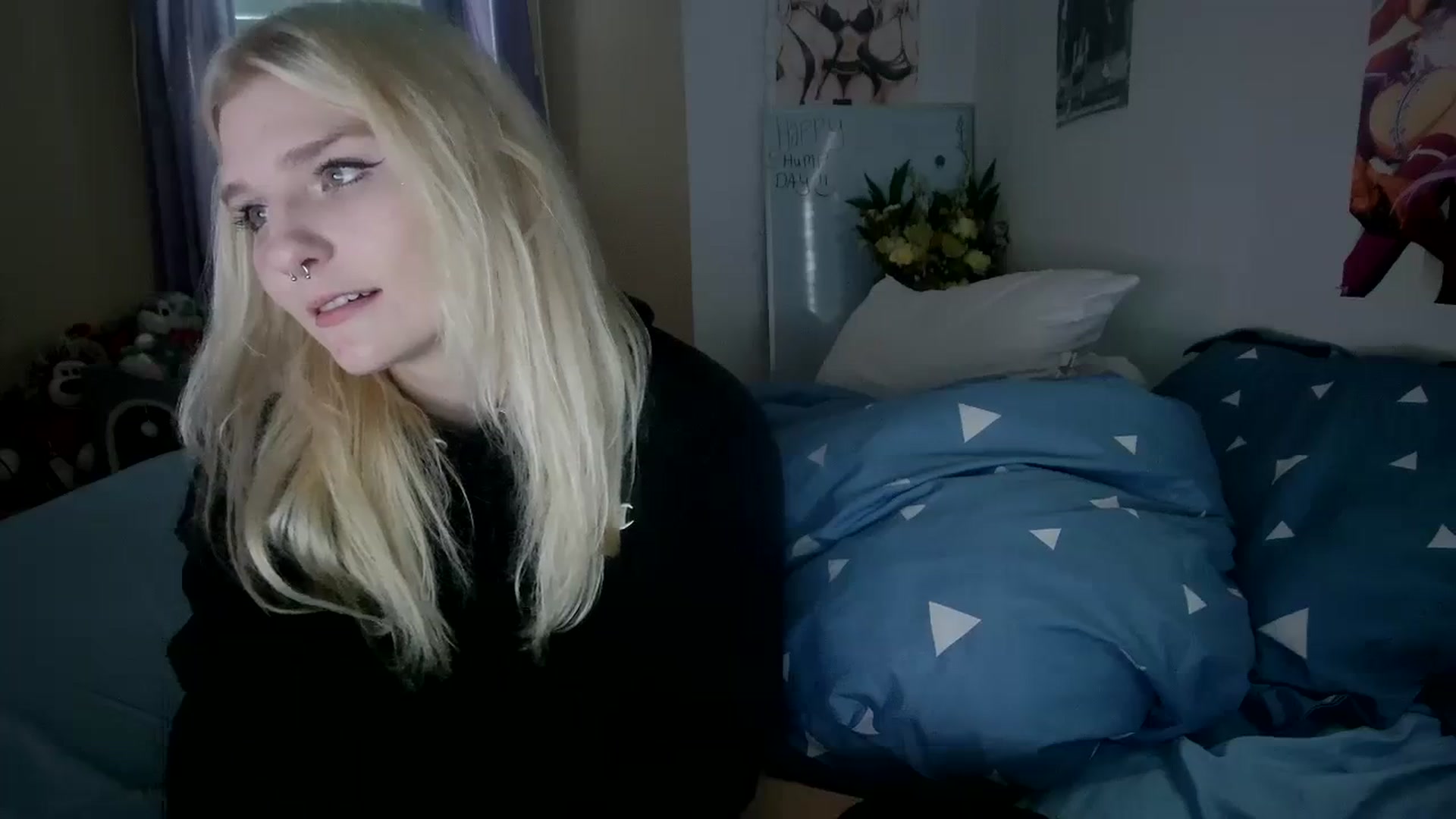 Gallery image thumbnail from DuckChan0's myfreecams stream on, 10/19/2023, 20:03 image 10 of 20