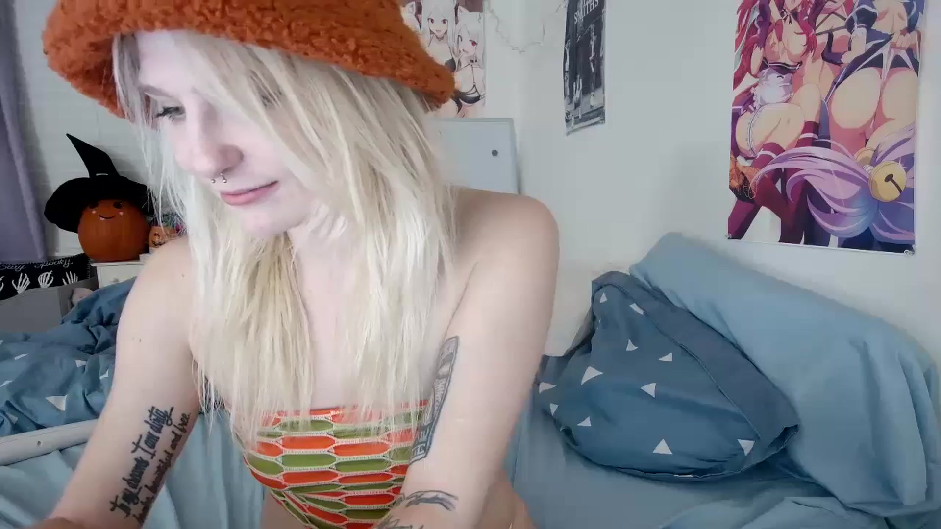 Gallery image thumbnail from DuckChan0's myfreecams stream on, 10/22/2023, 23:14 image 7 of 20