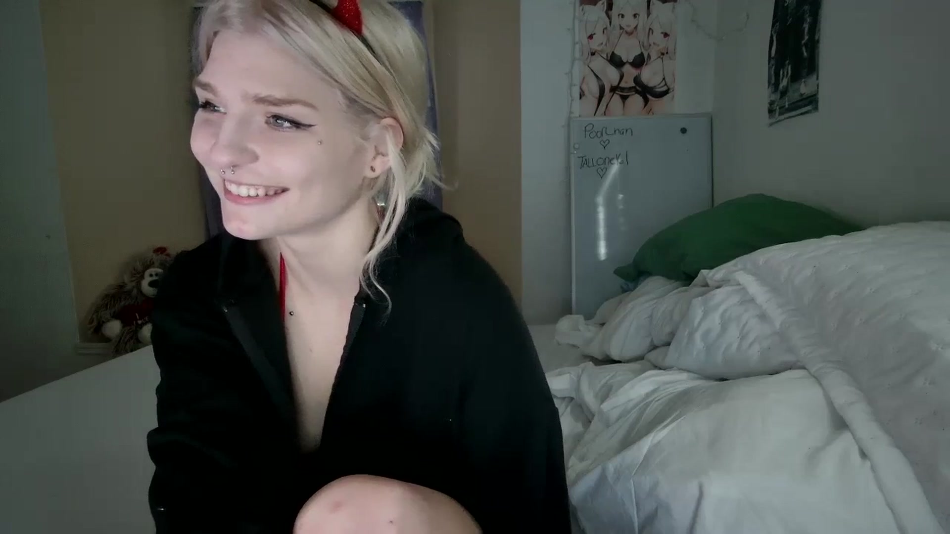 Gallery image thumbnail from DuckChan0's myfreecams stream on, 10/25/2023, 16:59 image 3 of 20