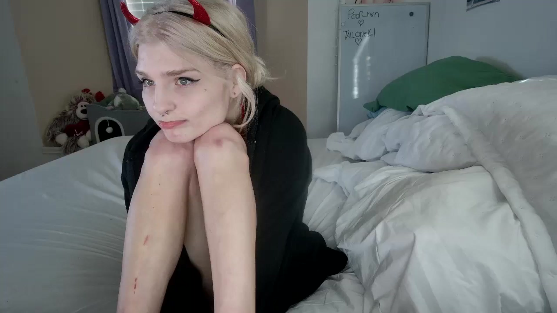 Gallery image thumbnail from DuckChan0's myfreecams stream on, 10/25/2023, 16:59 image 6 of 20