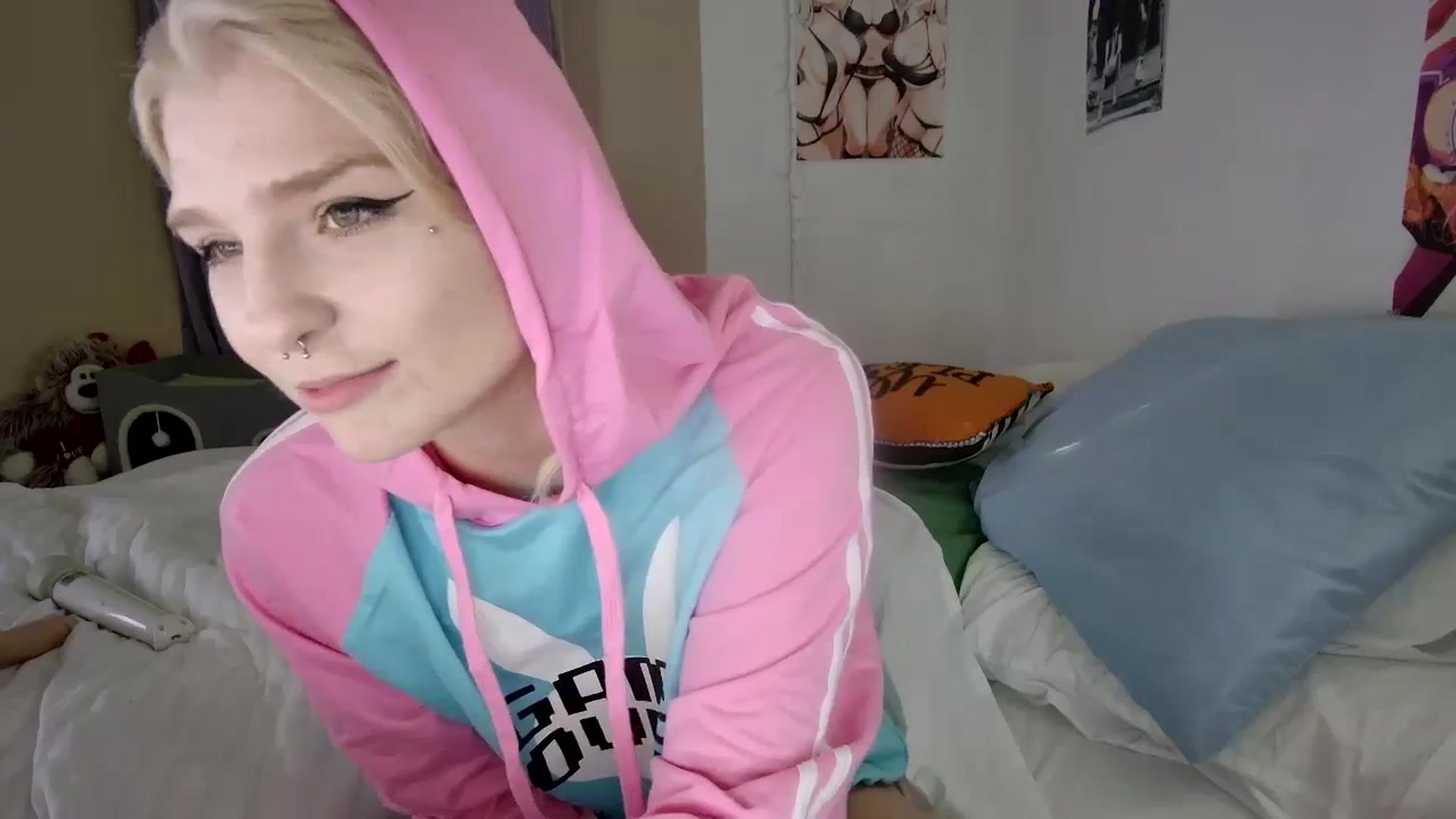 Gallery image thumbnail from DuckChan0's myfreecams stream on, 10/27/2023, 17:28 image 3 of 20