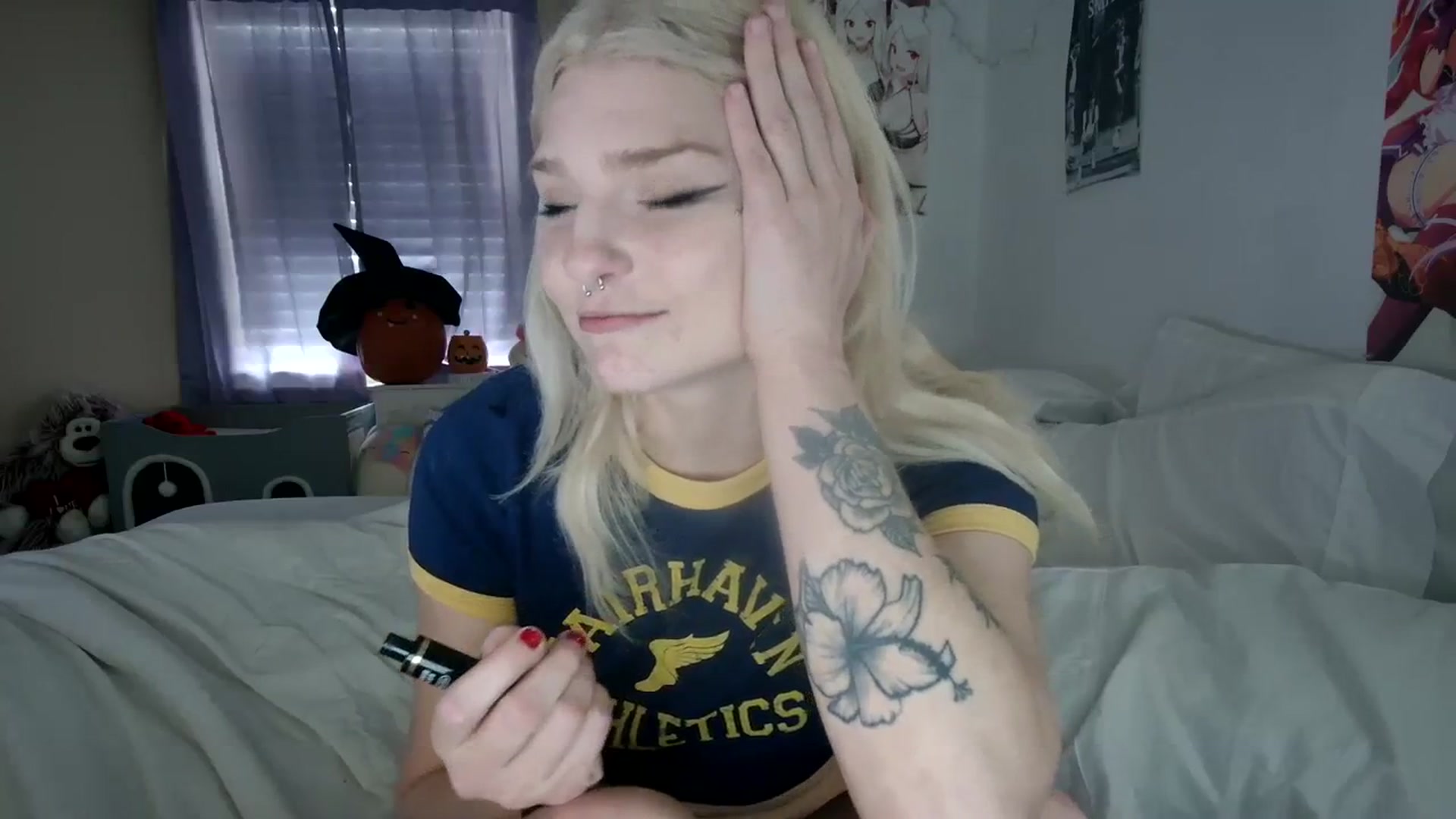 Gallery image thumbnail from DuckChan0's myfreecams stream on, 10/30/2023, 18:29 image 7 of 20
